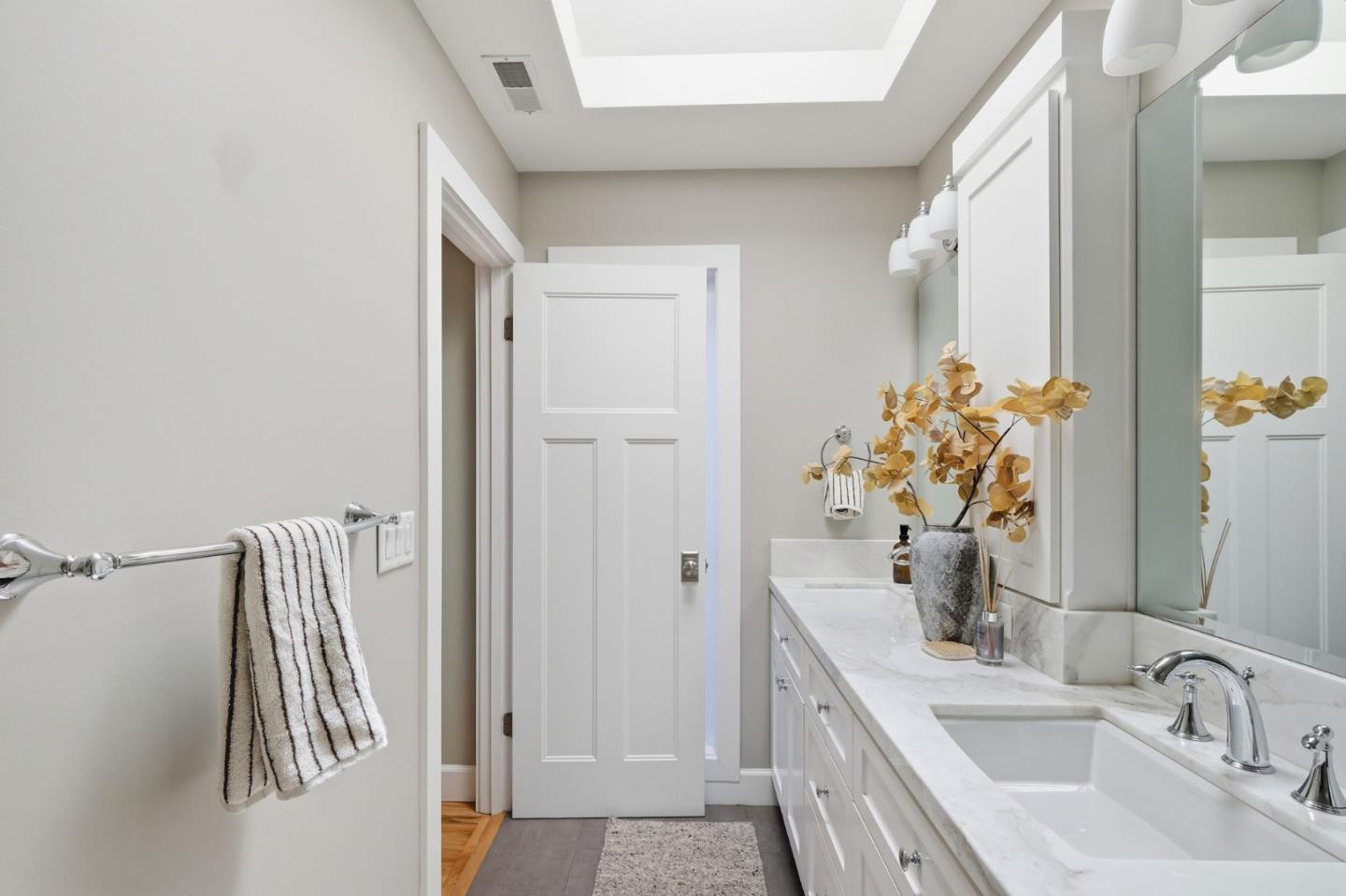 116 Meadowbrook DR