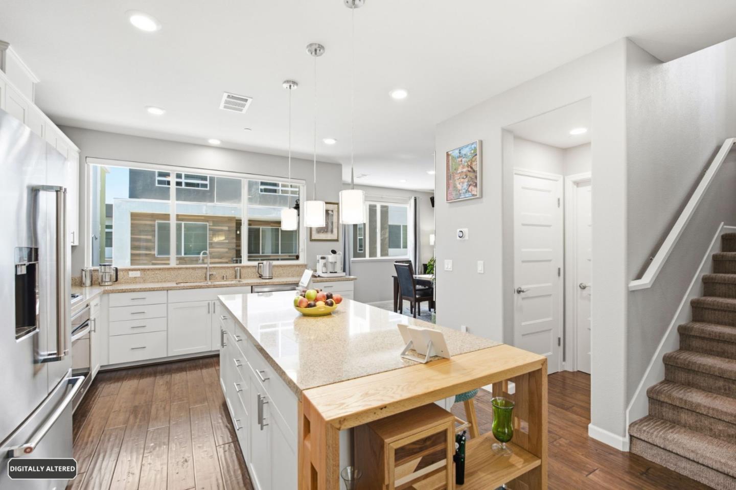 132 Llano De Los Robles AVE