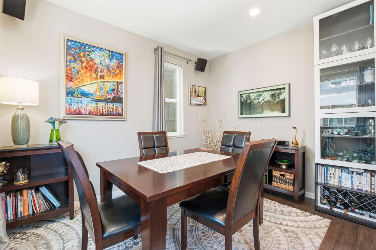 132 Llano De Los Robles AVE