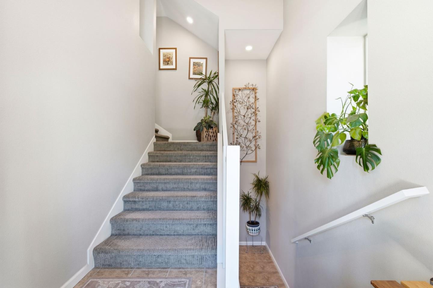132 Llano De Los Robles AVE
