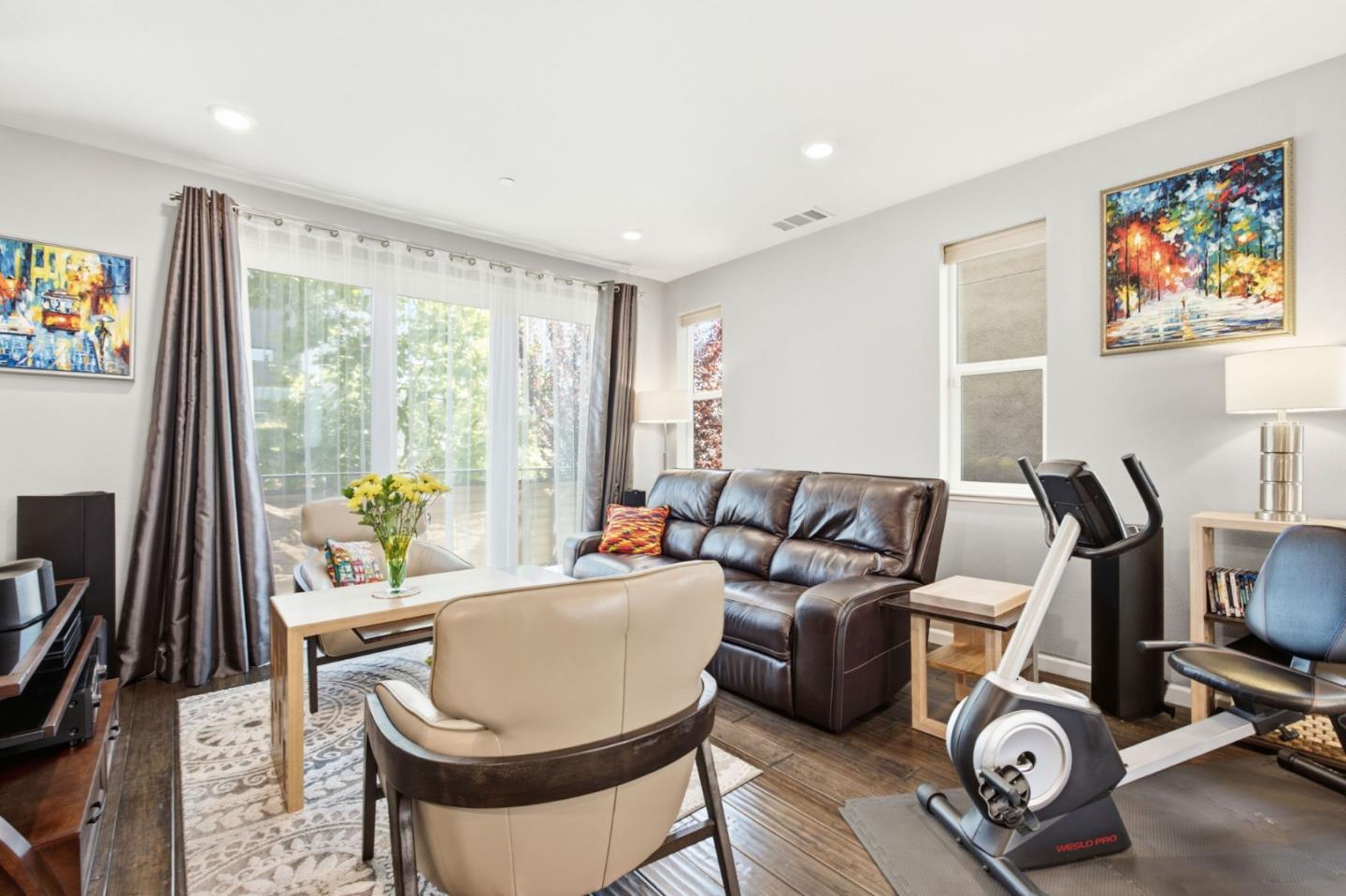 132 Llano De Los Robles AVE