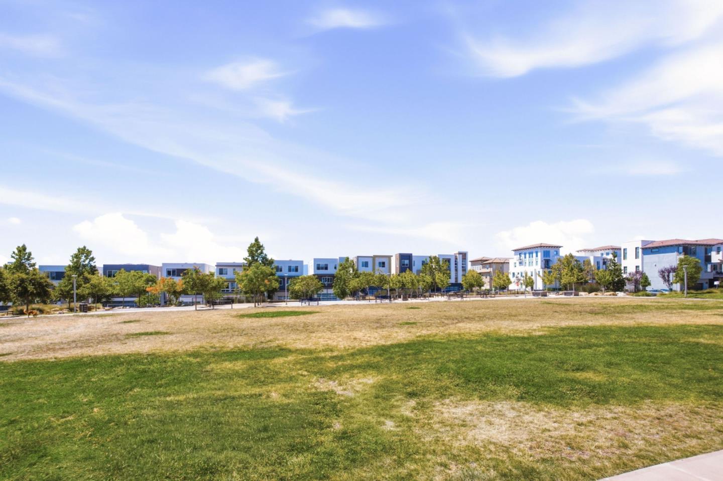 132 Llano De Los Robles AVE