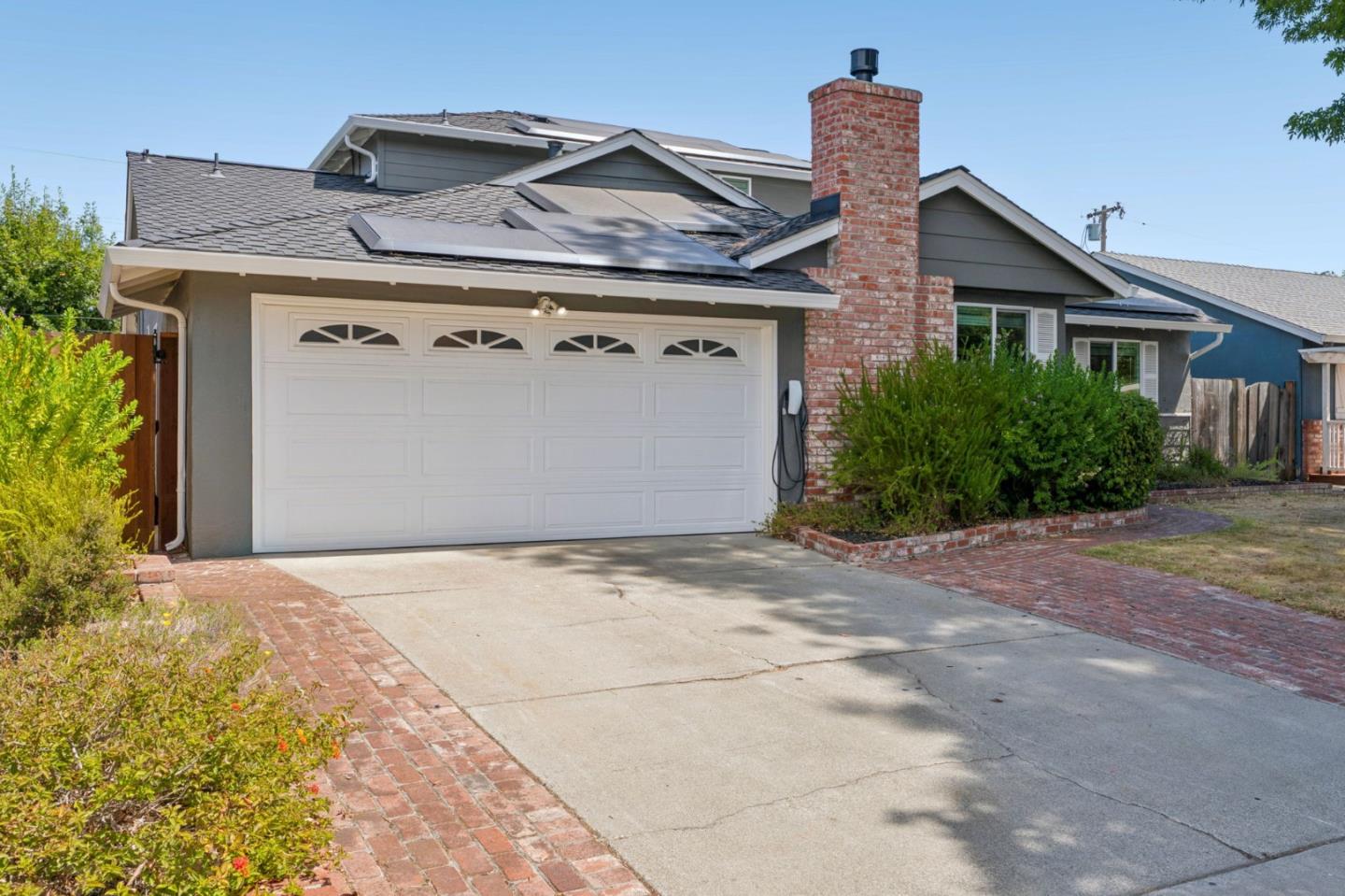5432 Escover LN