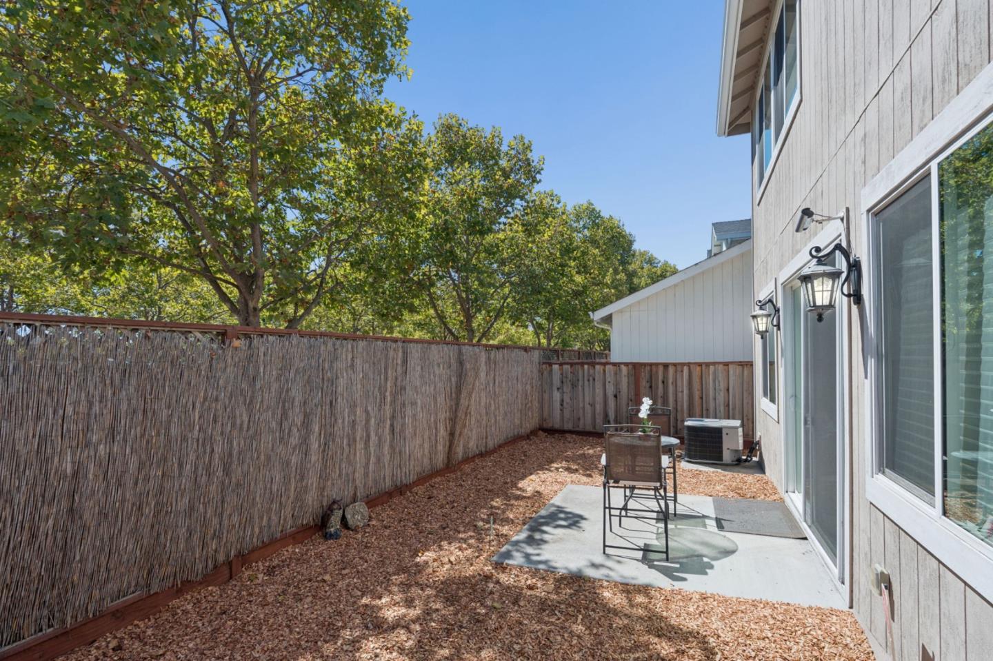 3807 Louis Krohn DR