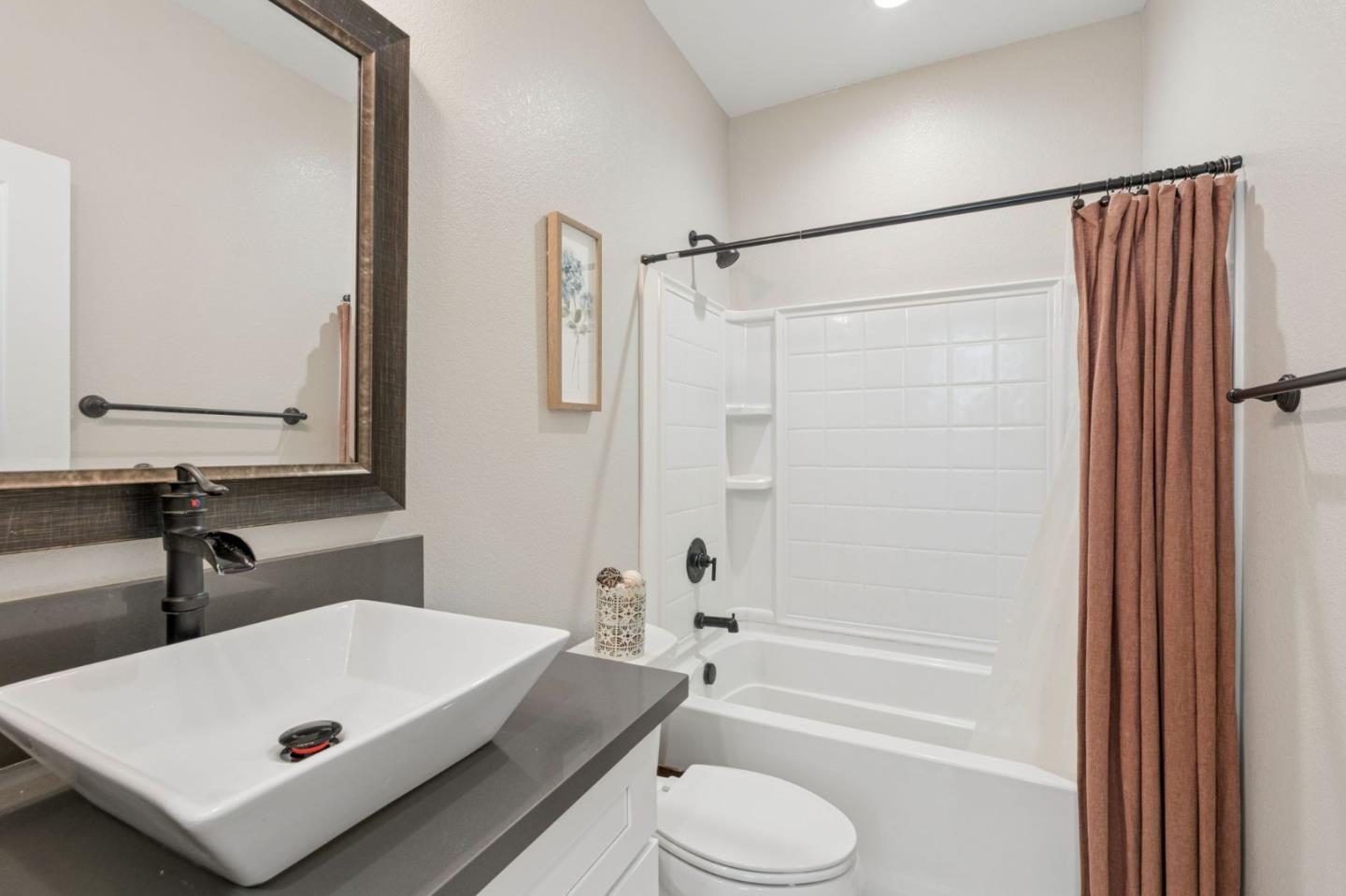 3807 Louis Krohn DR