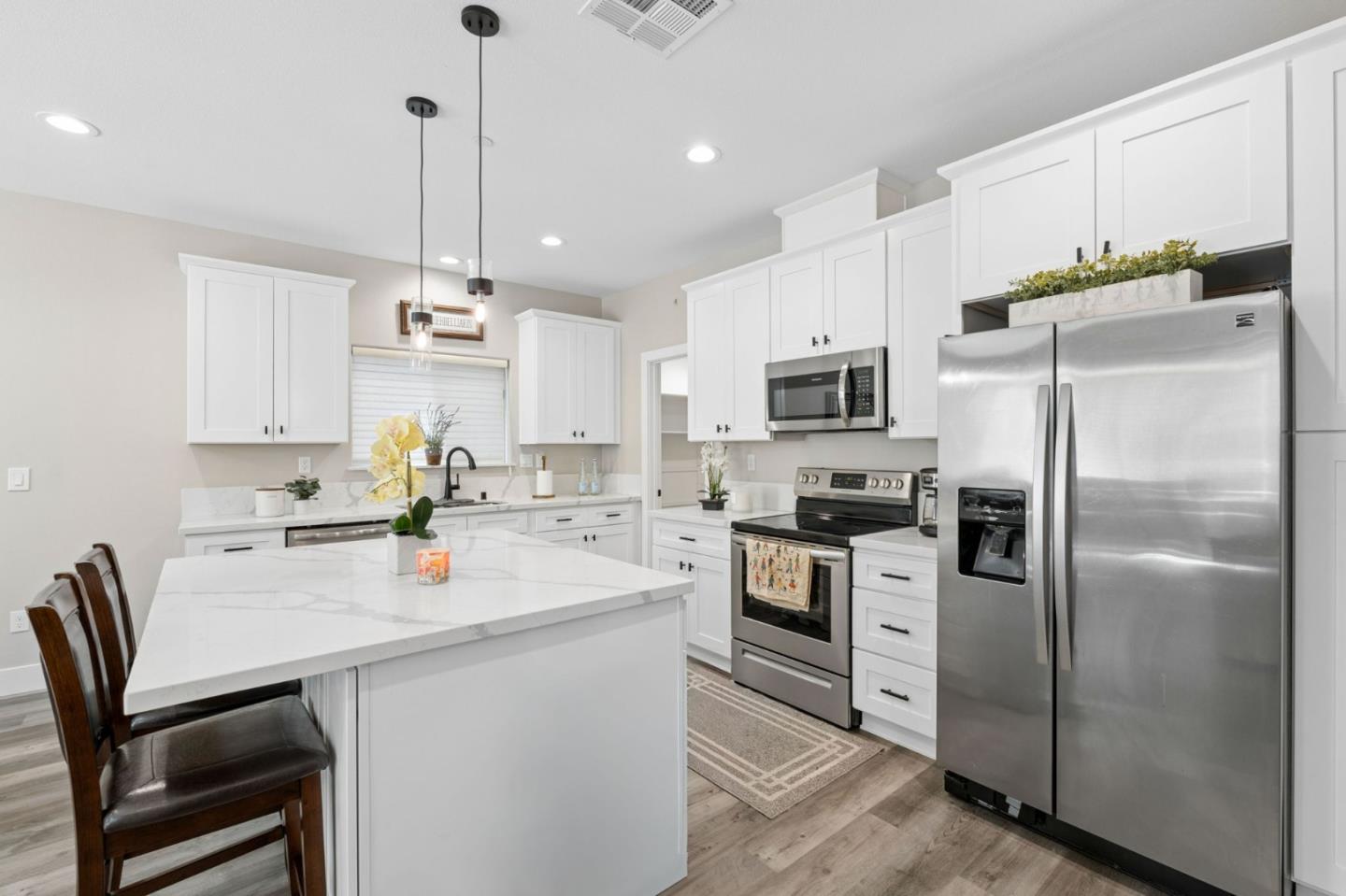 3807 Louis Krohn DR