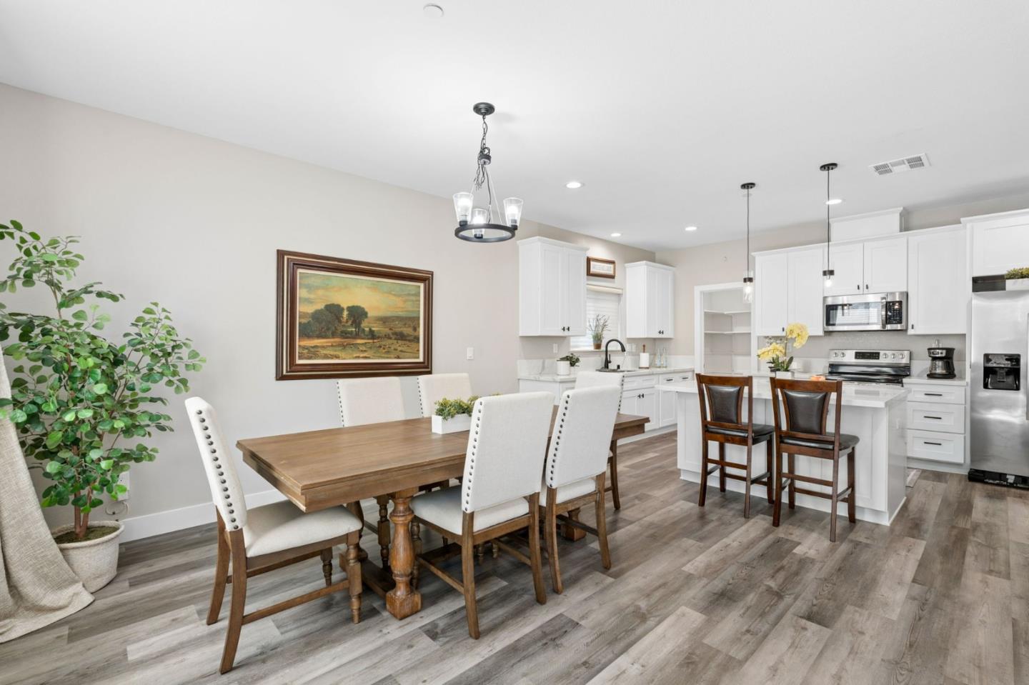 3807 Louis Krohn DR
