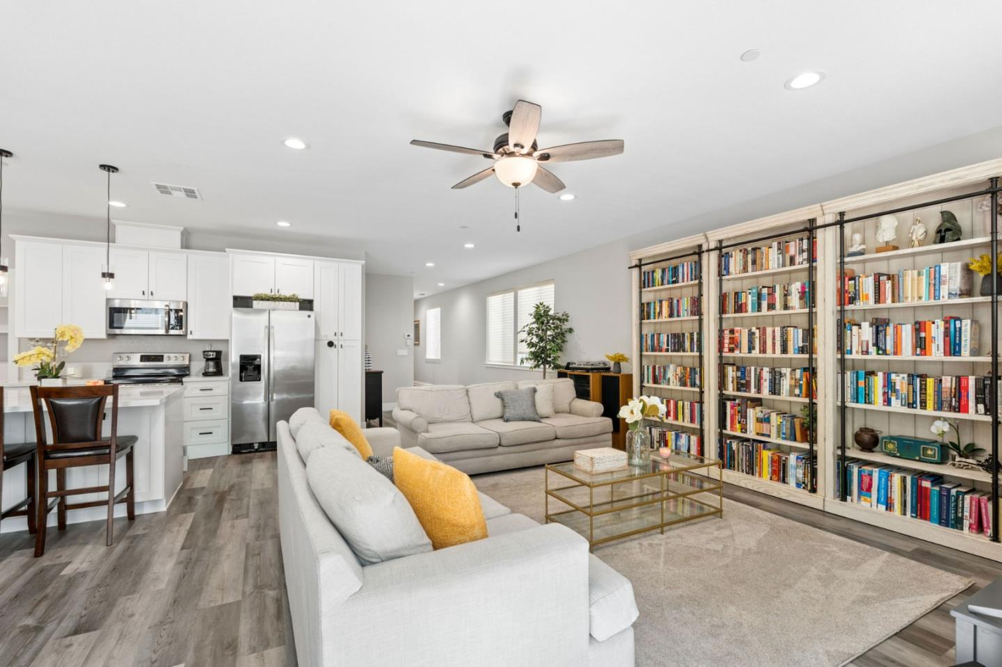 3807 Louis Krohn DR