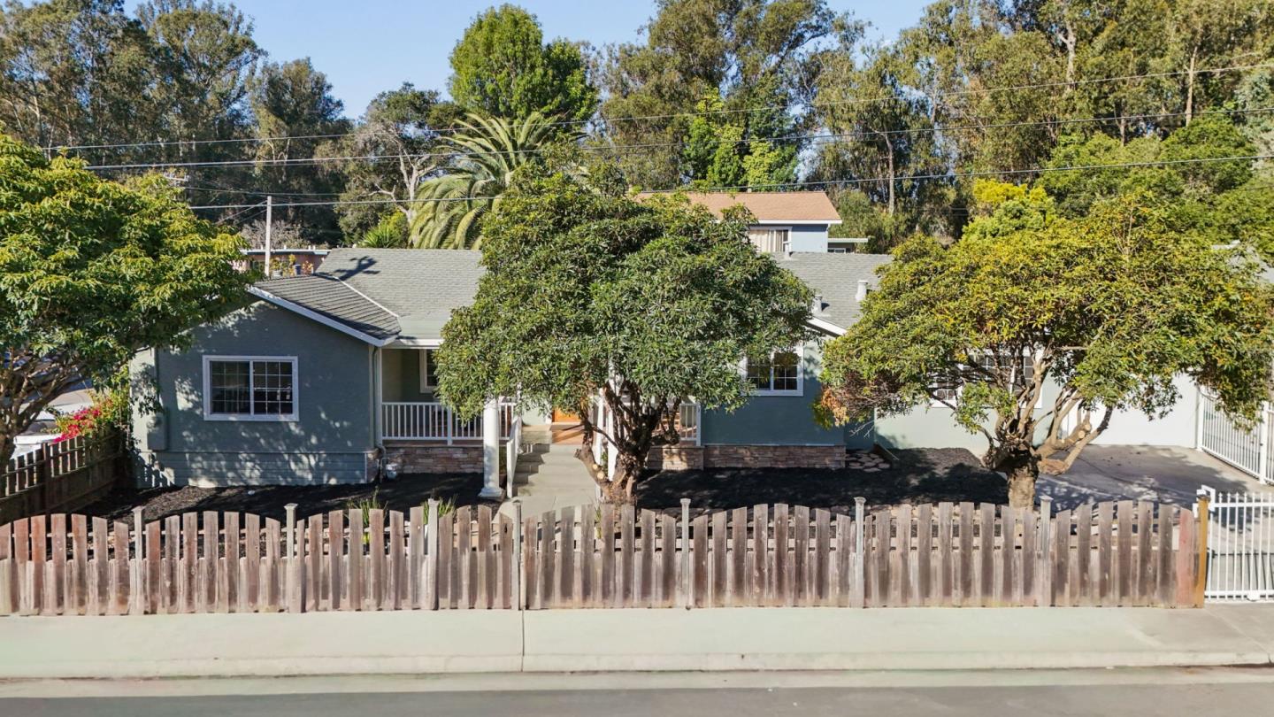 1725 E 30th AVE
