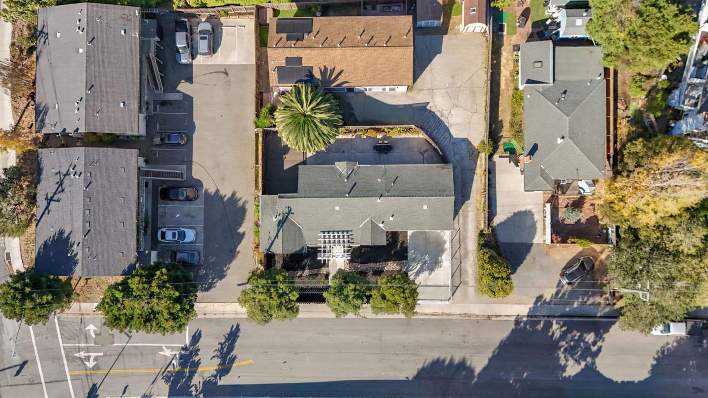 1725 E 30th AVE