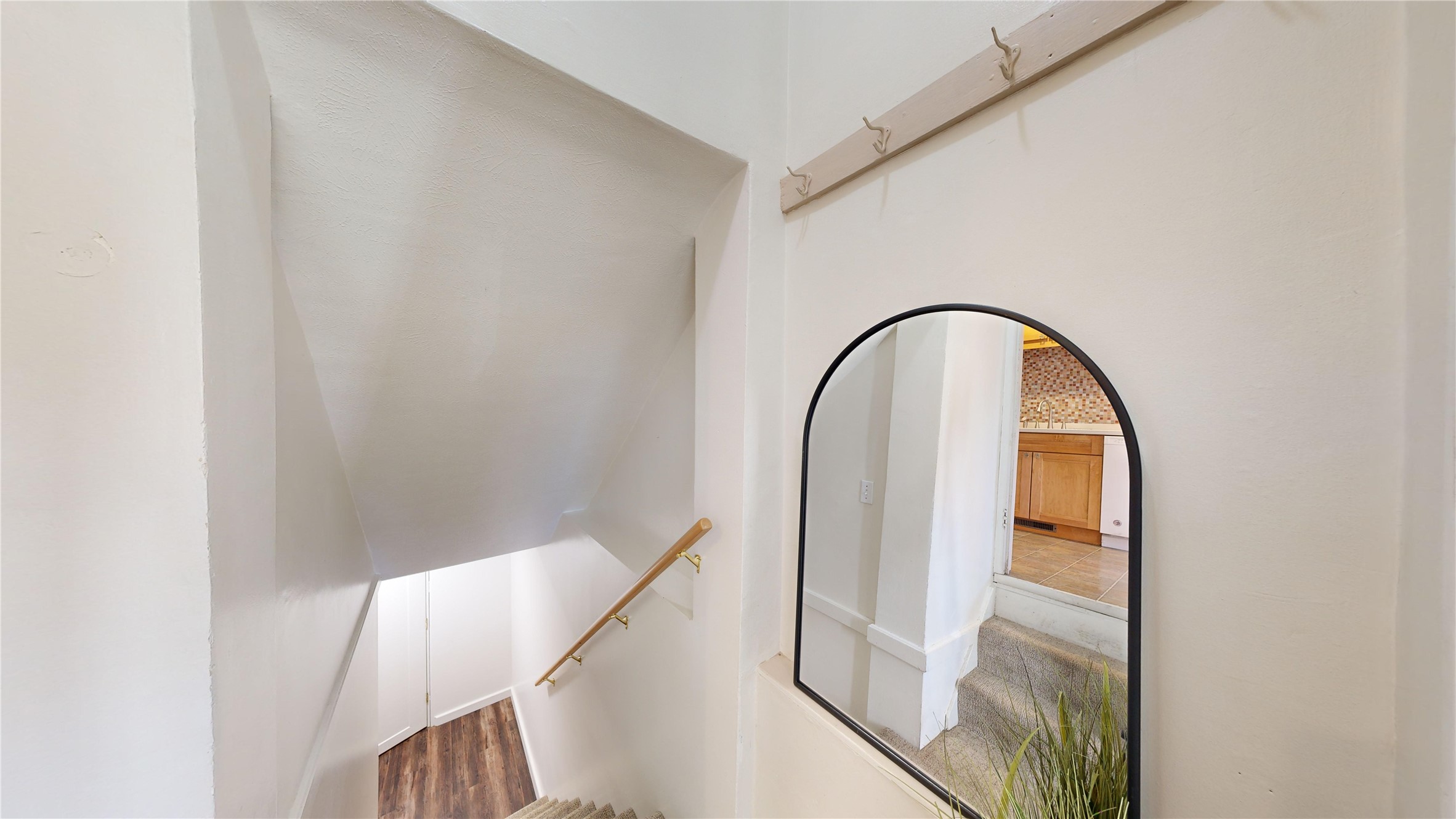 1423 S 4th Street W