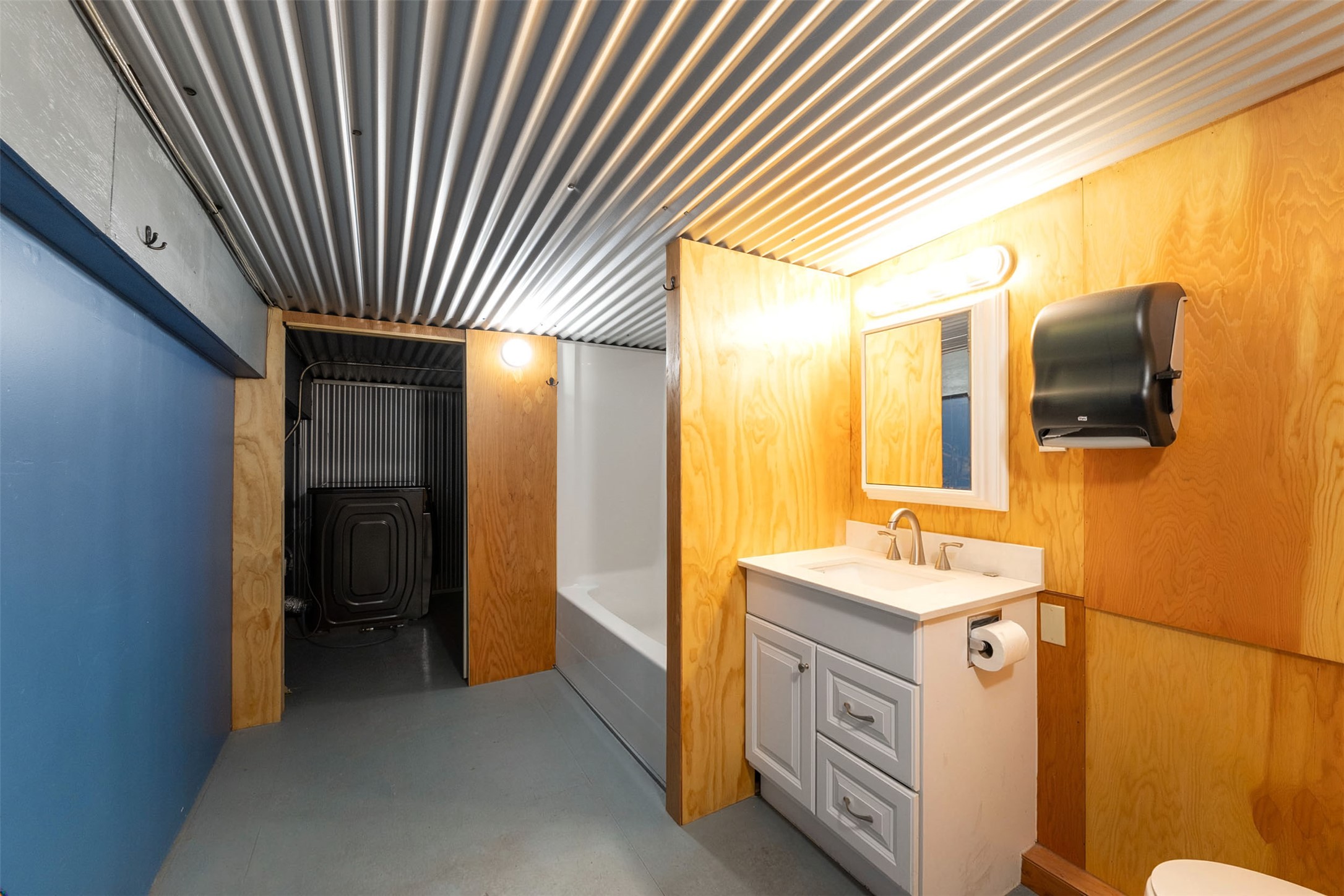 2549 US Hwy 2 E