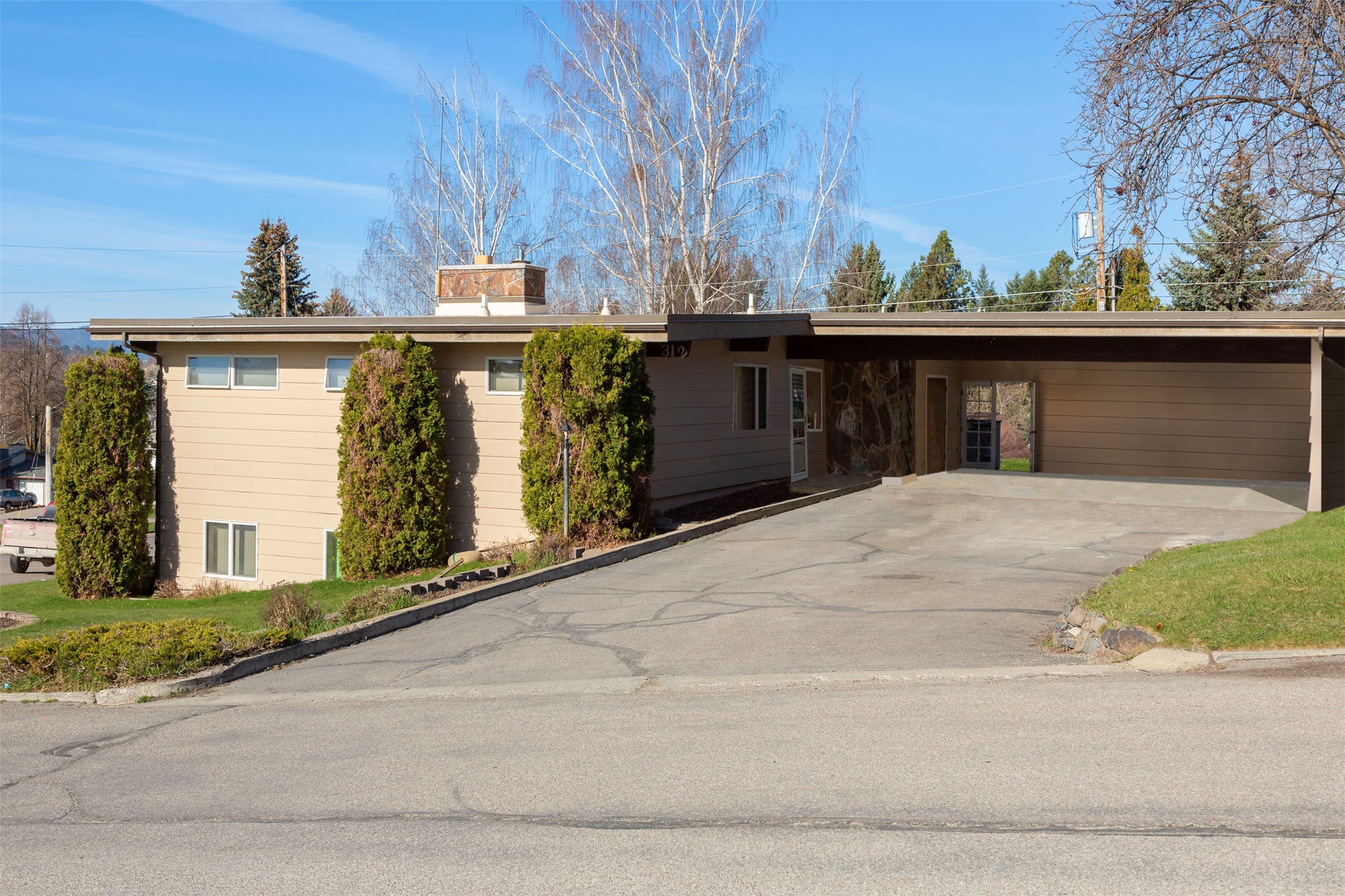 312 Crestview Road