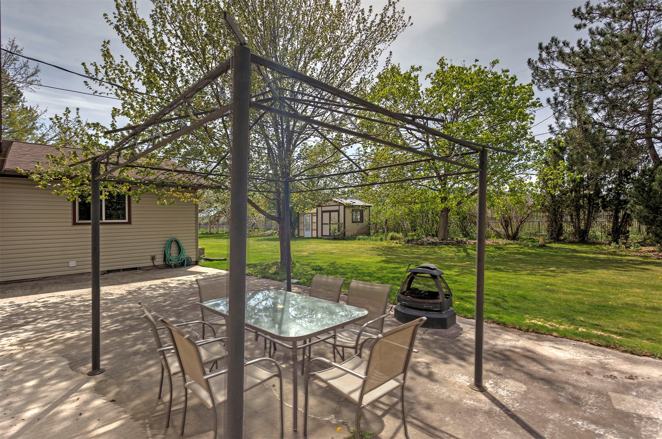 924 Gladis Drive