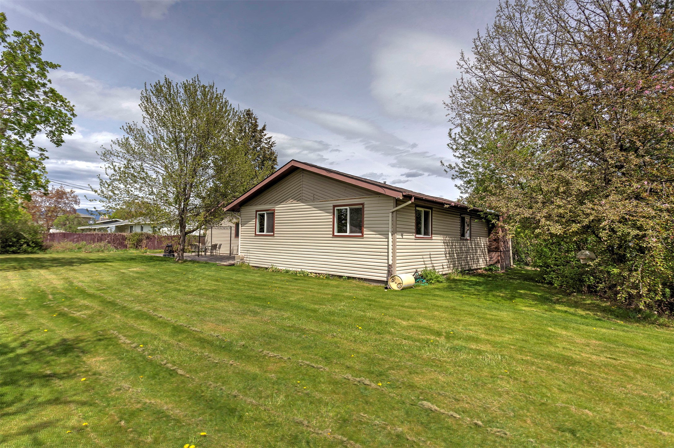 924 Gladis Drive