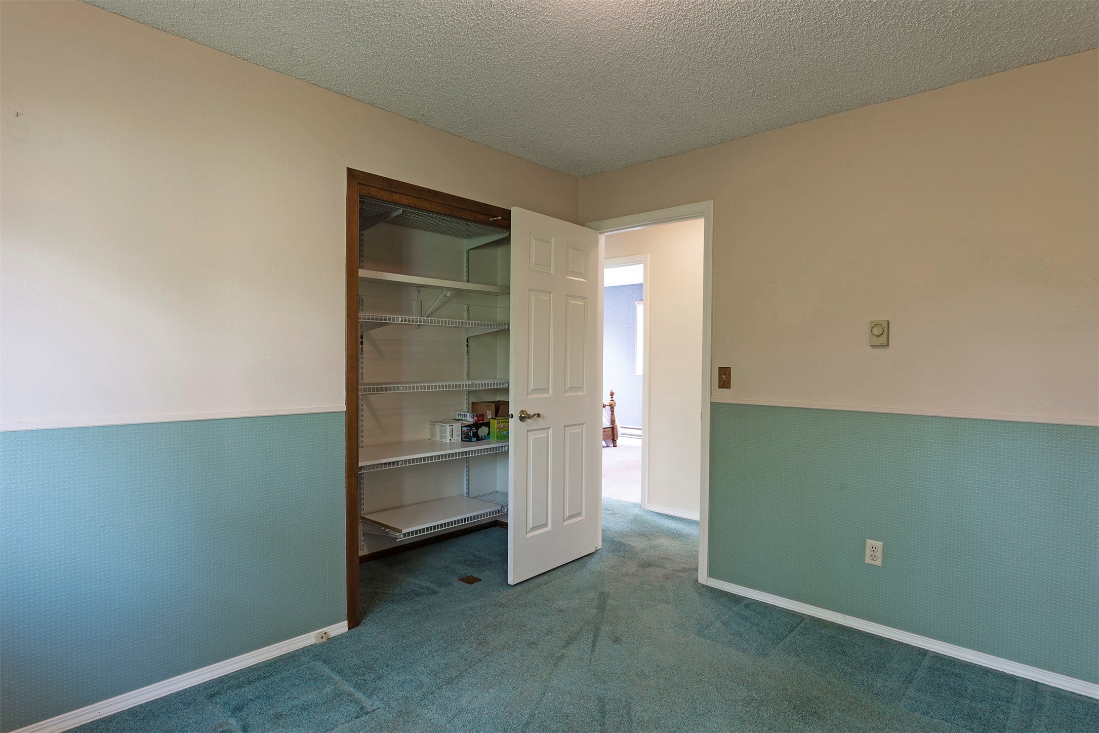 924 Gladis Drive