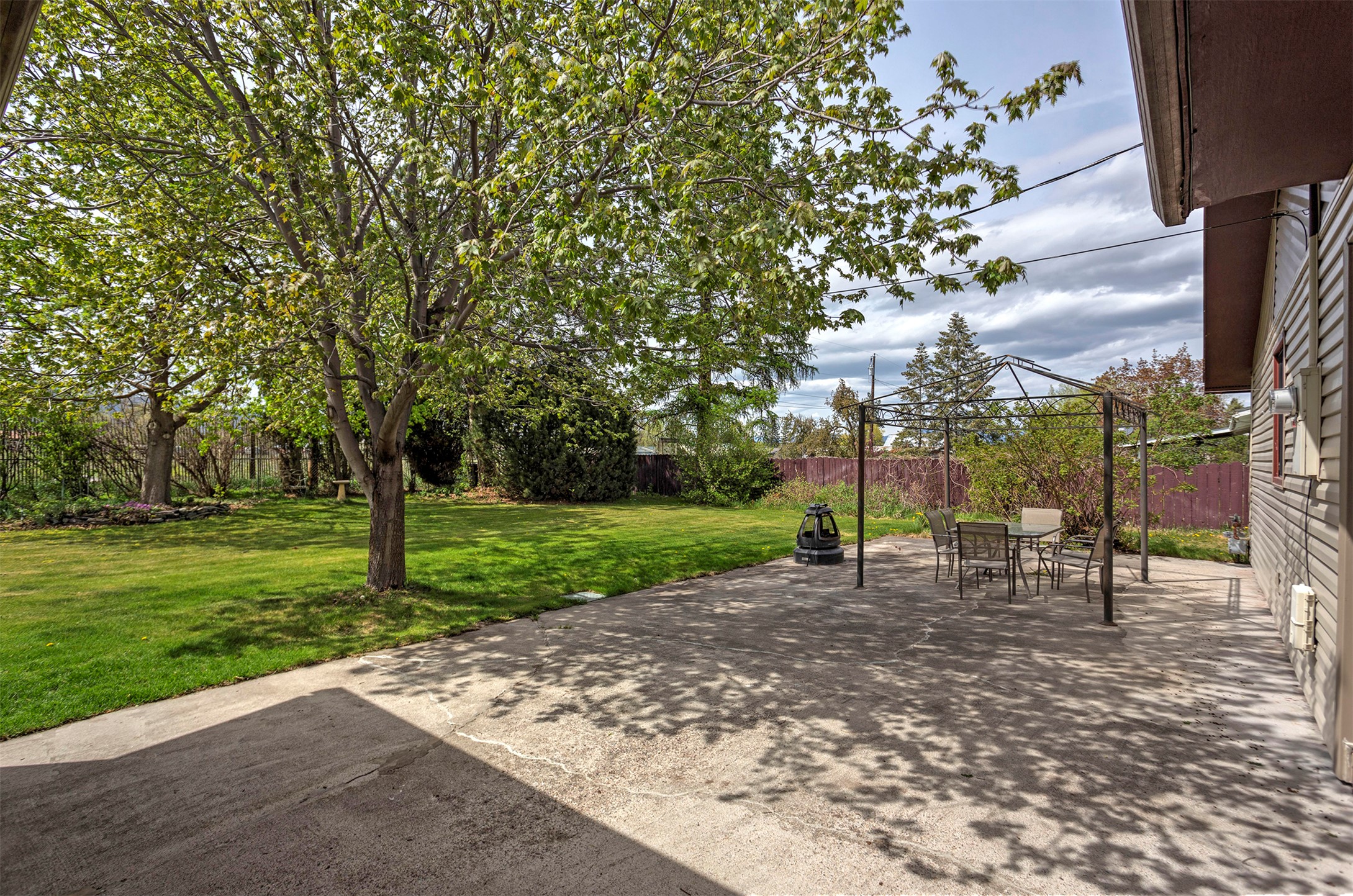 924 Gladis Drive