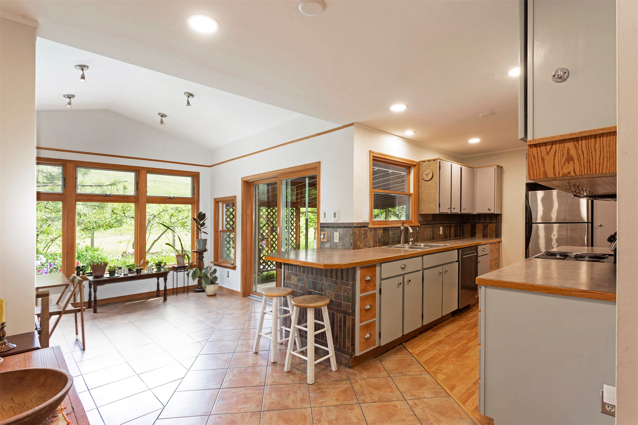 137 Cohosset Drive
