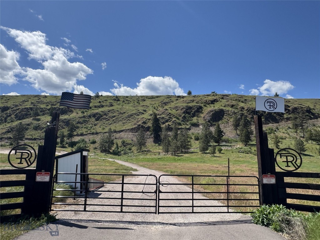 9800 Hwy 200