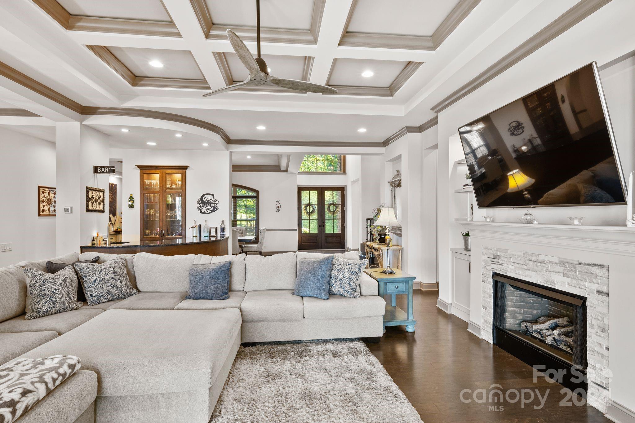 7086 Hawk Shadow Lane