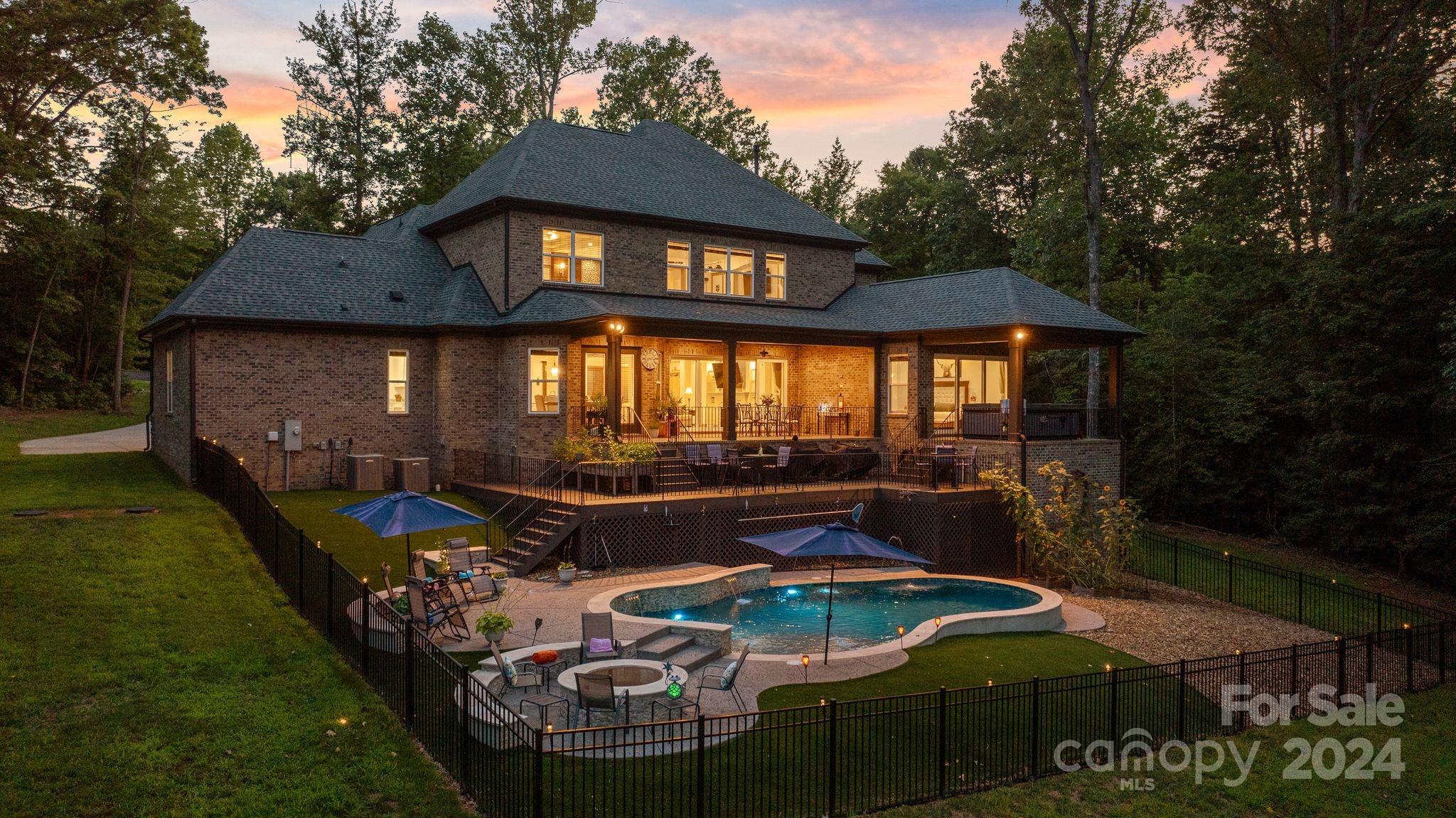 7086 Hawk Shadow Lane