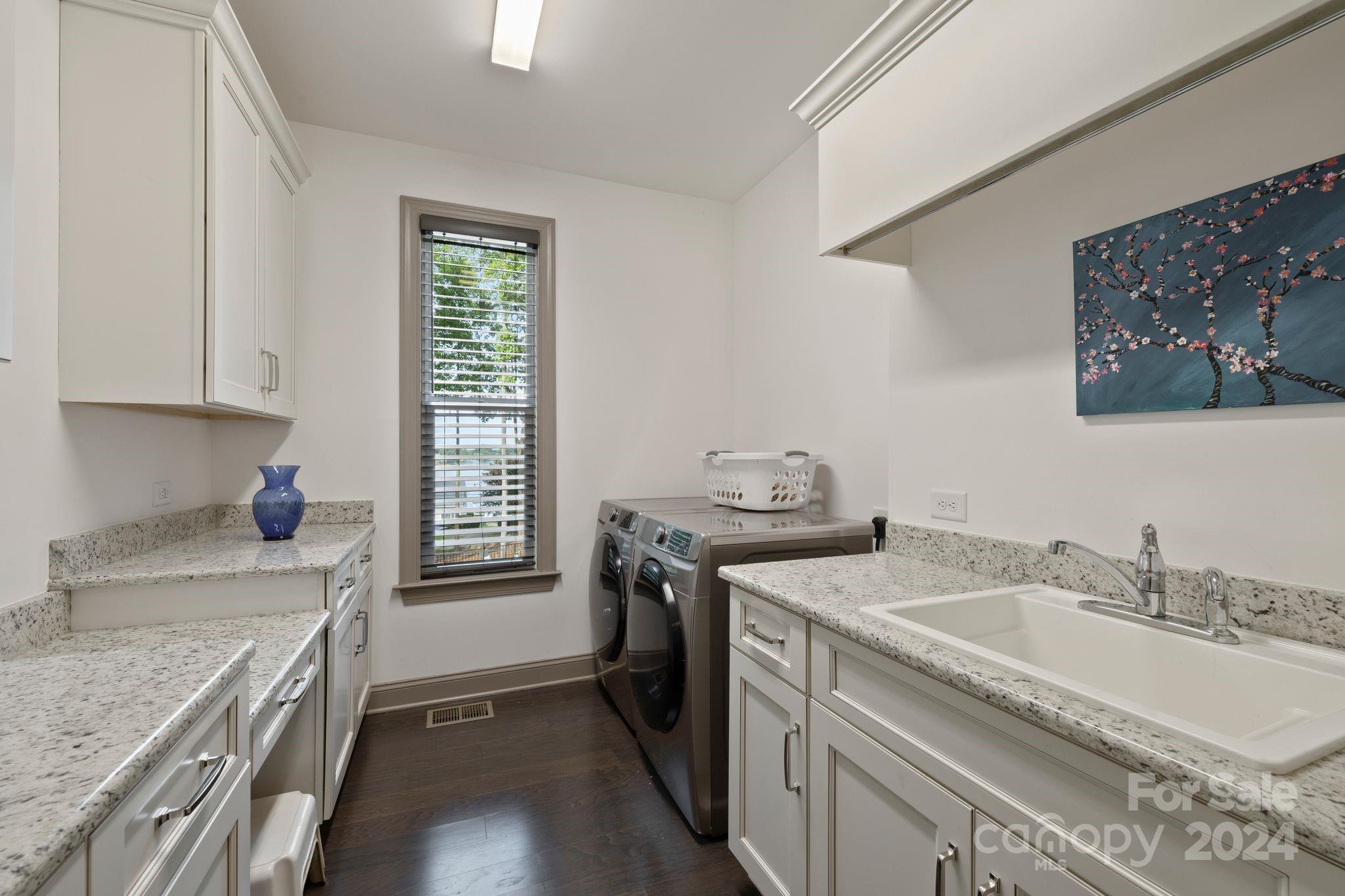 7086 Hawk Shadow Lane