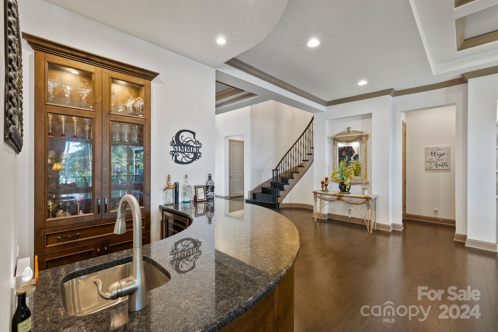 7086 Hawk Shadow Lane