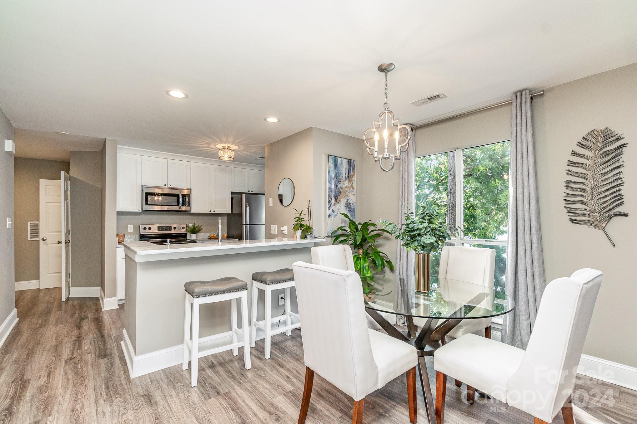 903 Southwest Drive Unit: 903