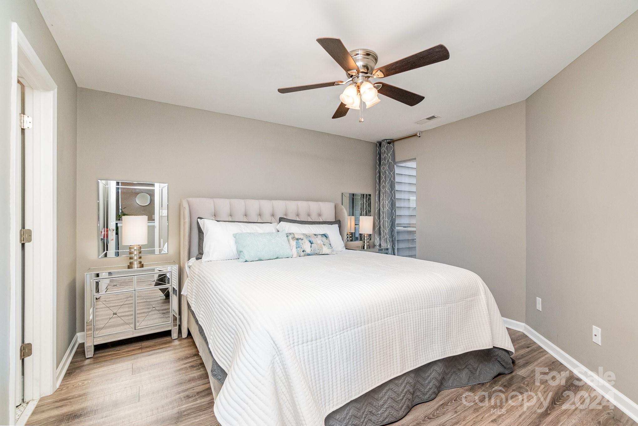 903 Southwest Drive Unit: 903