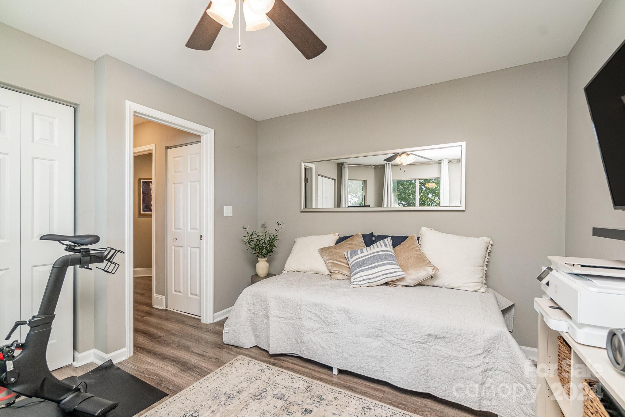 903 Southwest Drive Unit: 903