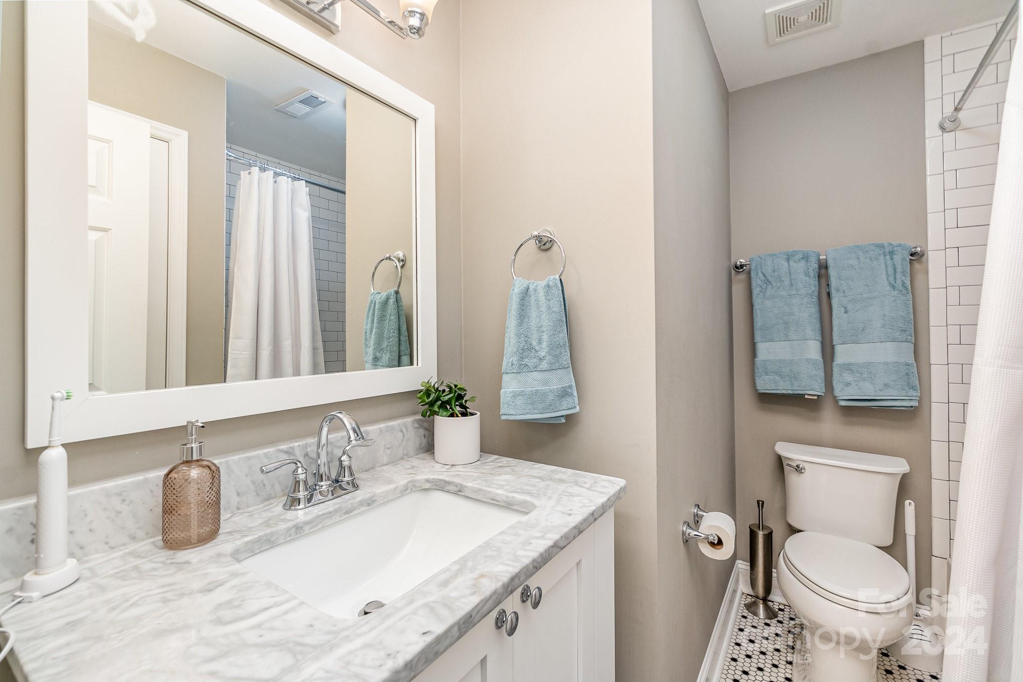 903 Southwest Drive Unit: 903