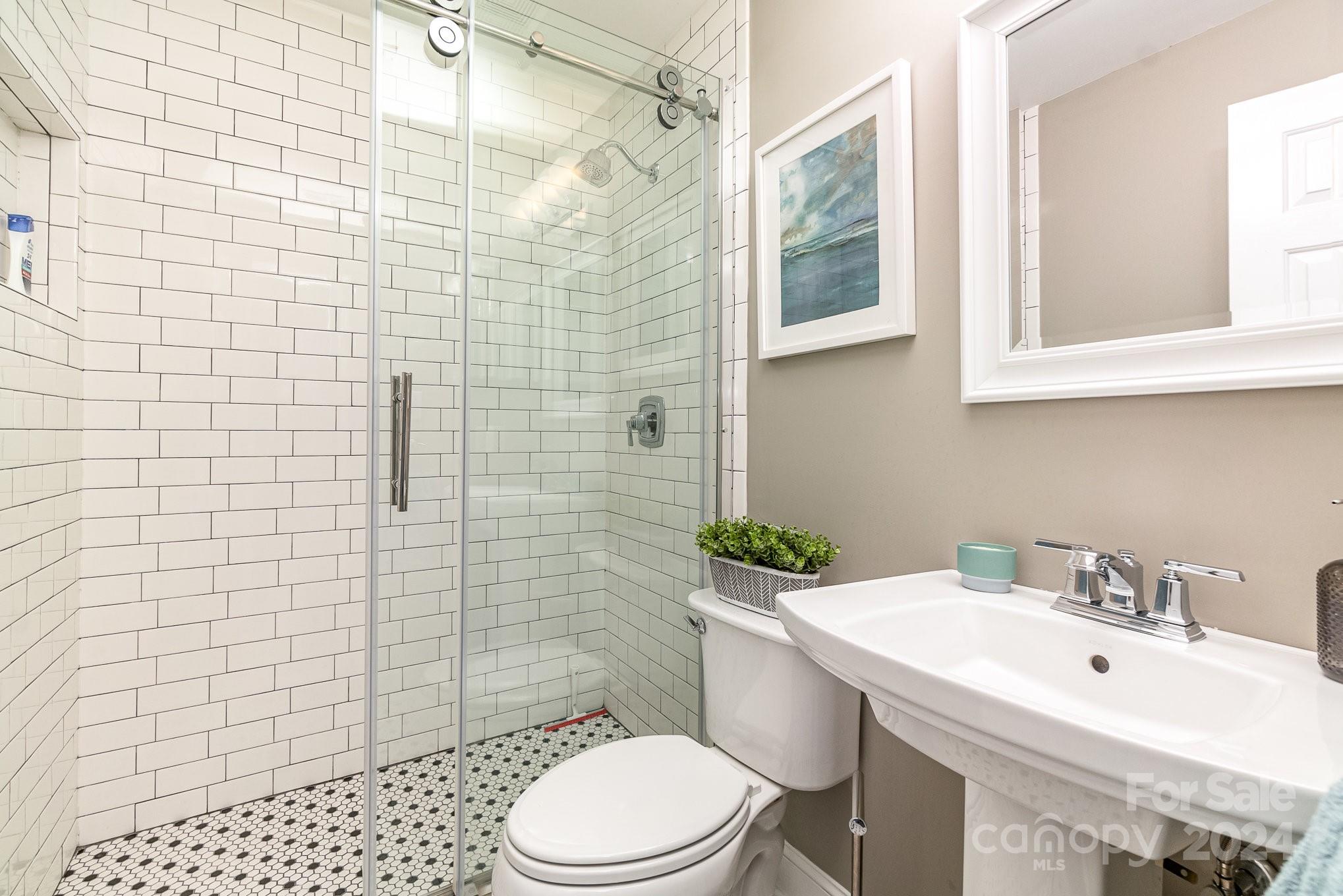 903 Southwest Drive Unit: 903