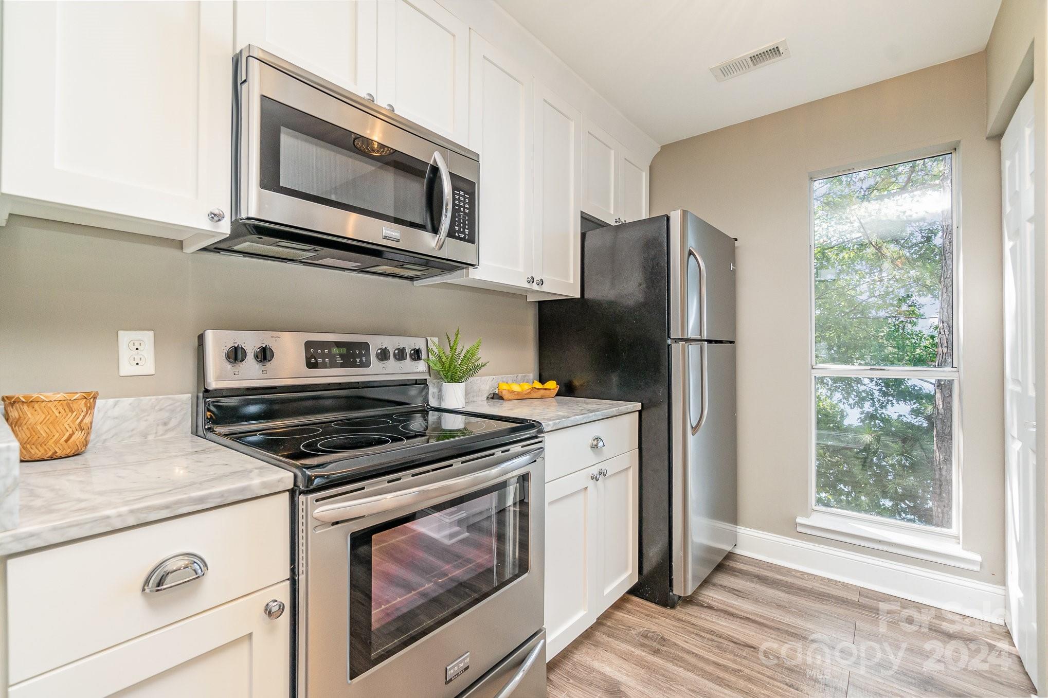 903 Southwest Drive Unit: 903