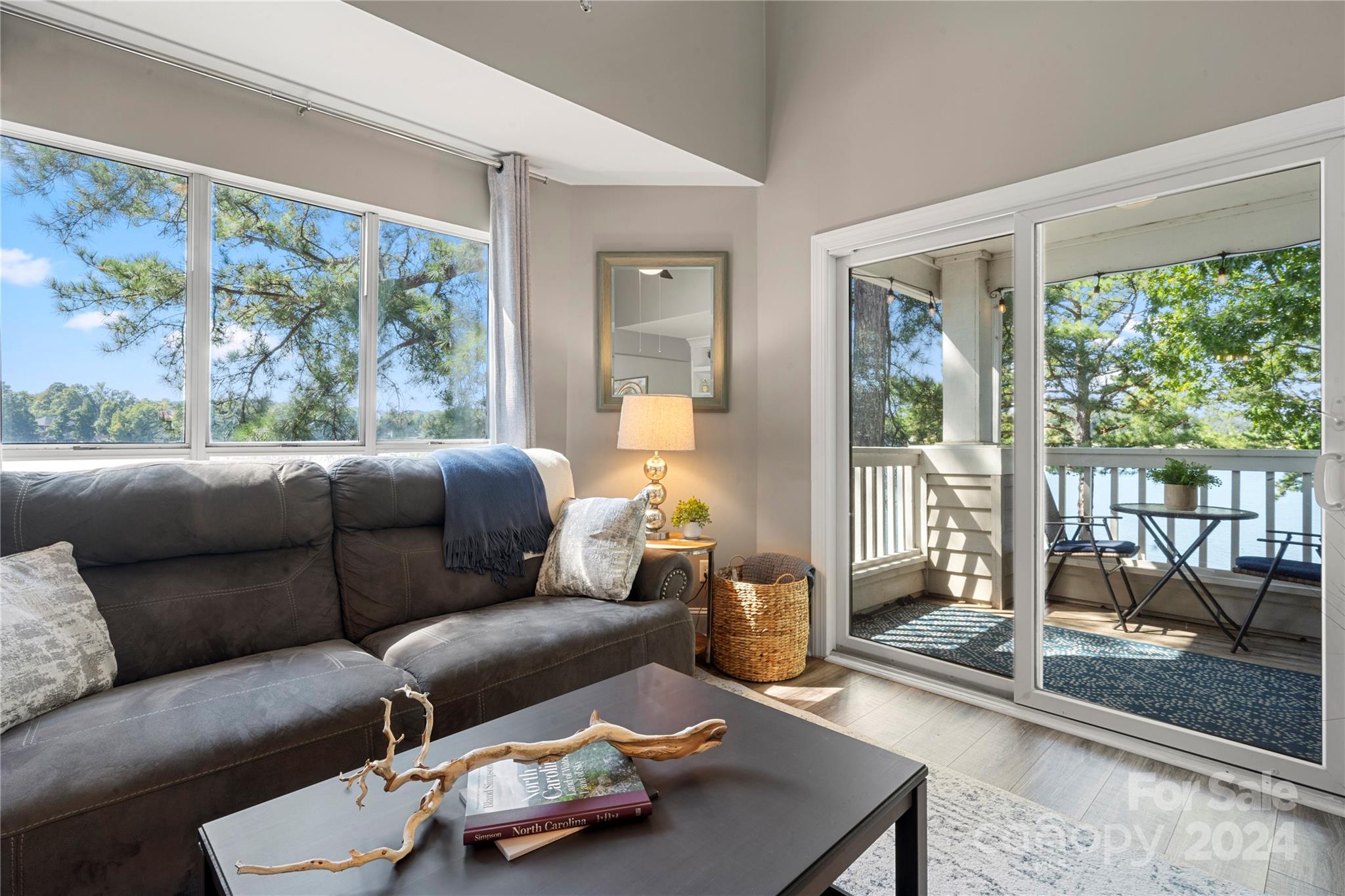903 Southwest Drive Unit: 903