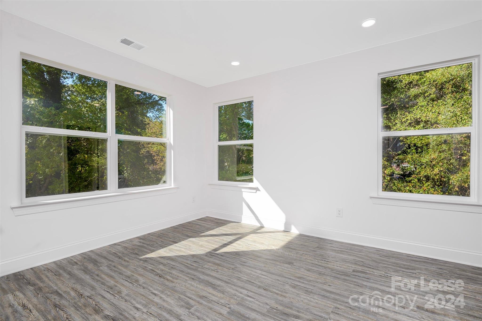 128 Whitman Circle