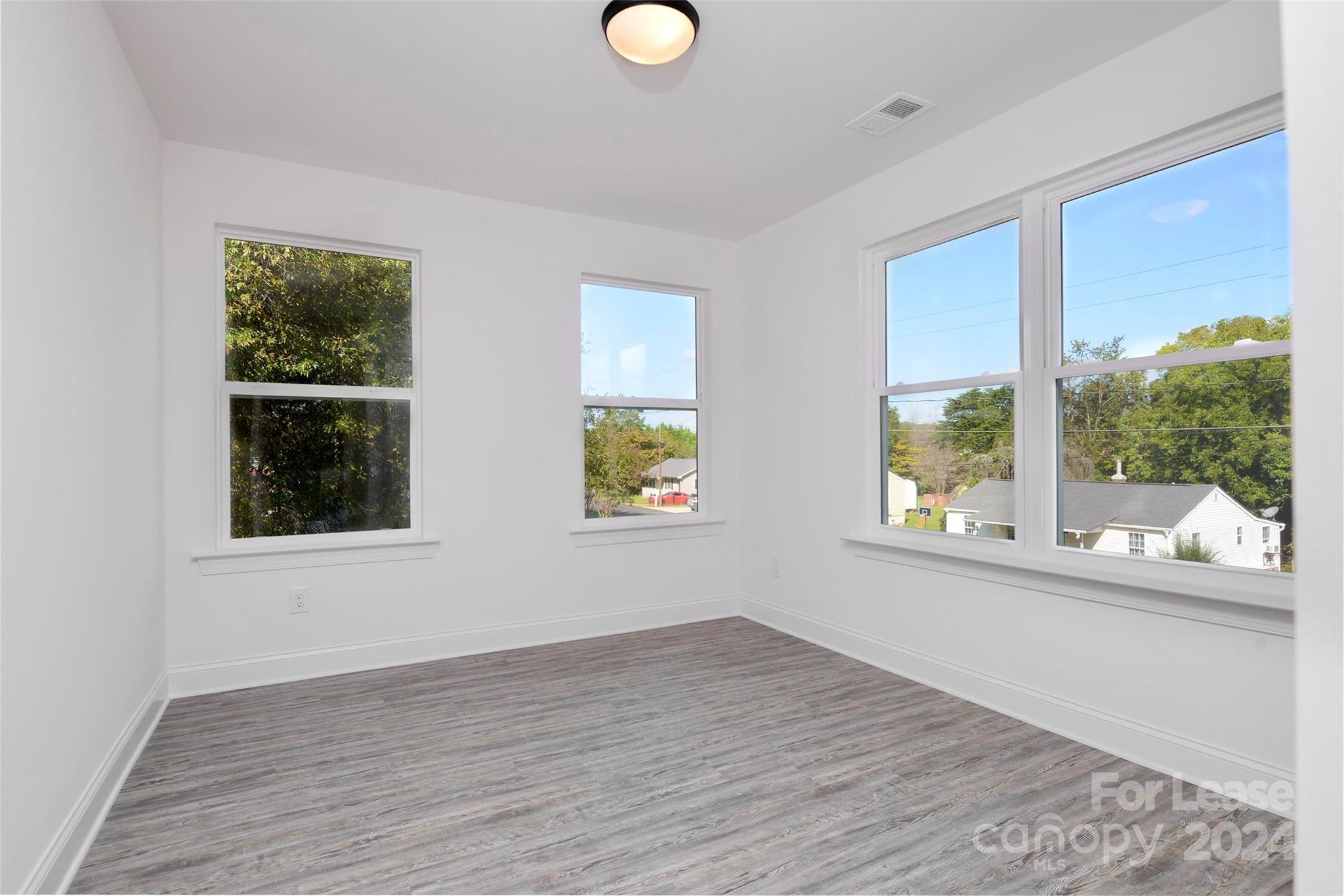 128 Whitman Circle