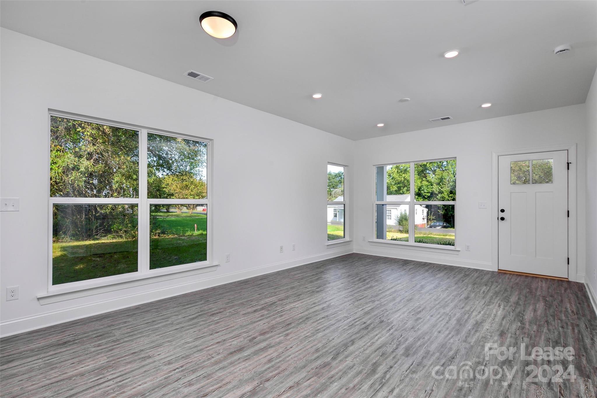 128 Whitman Circle