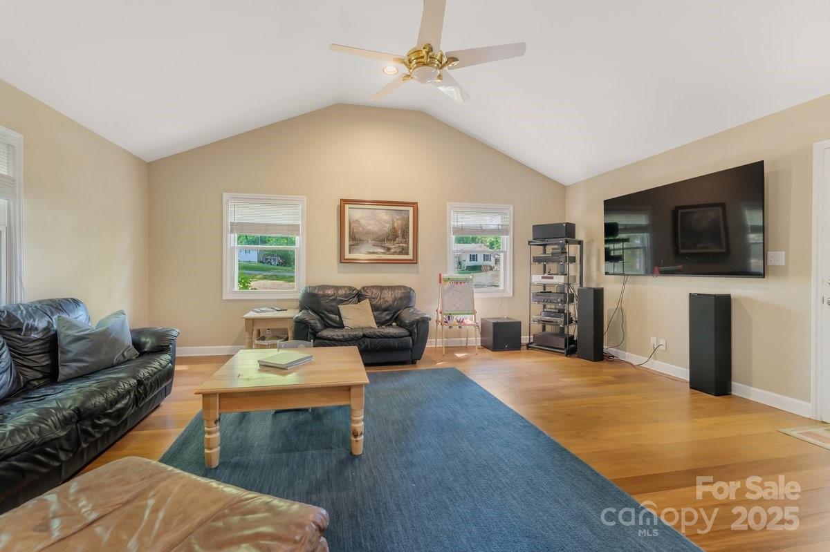 110 Lakeland Road Unit: 19