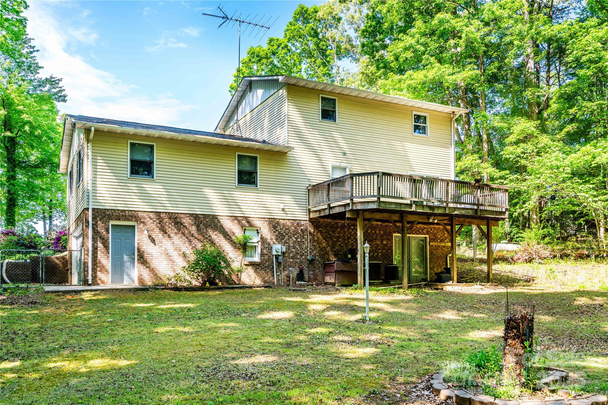 6766 Little Mountain Road