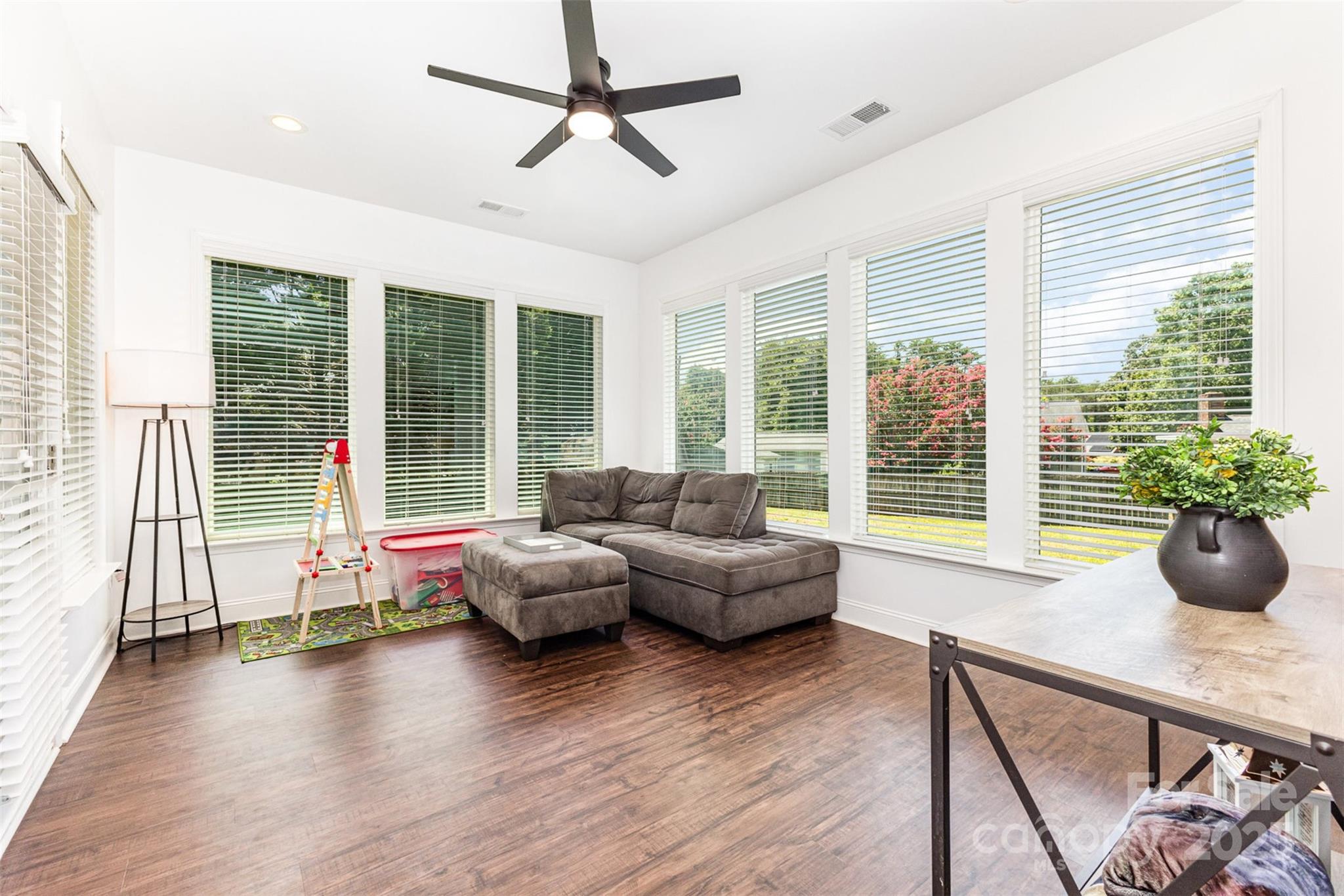 1225 Edgewood Court