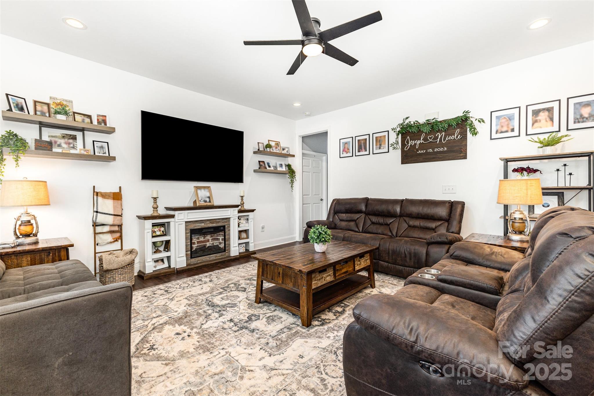 1225 Edgewood Court