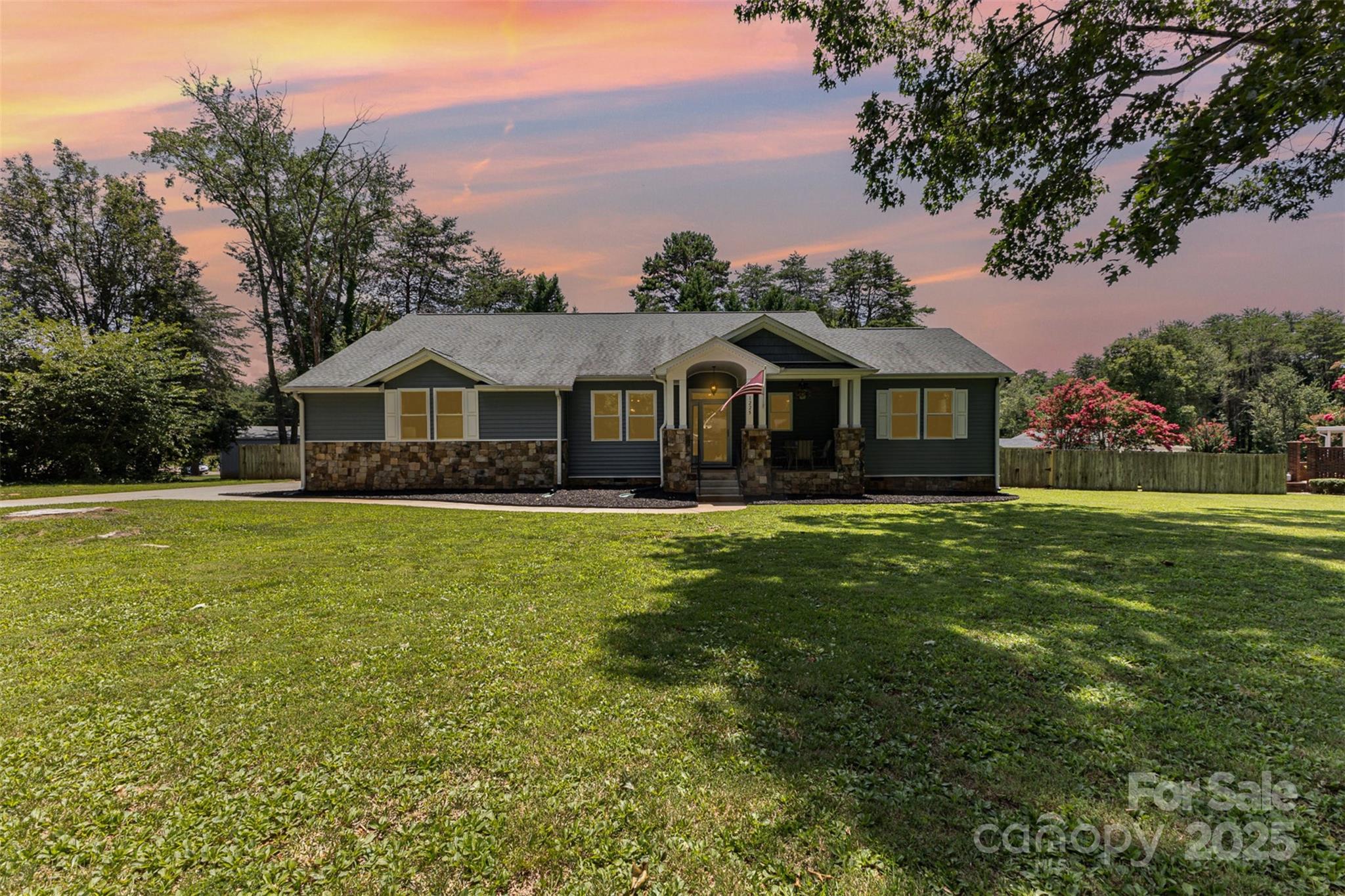 1225 Edgewood Court