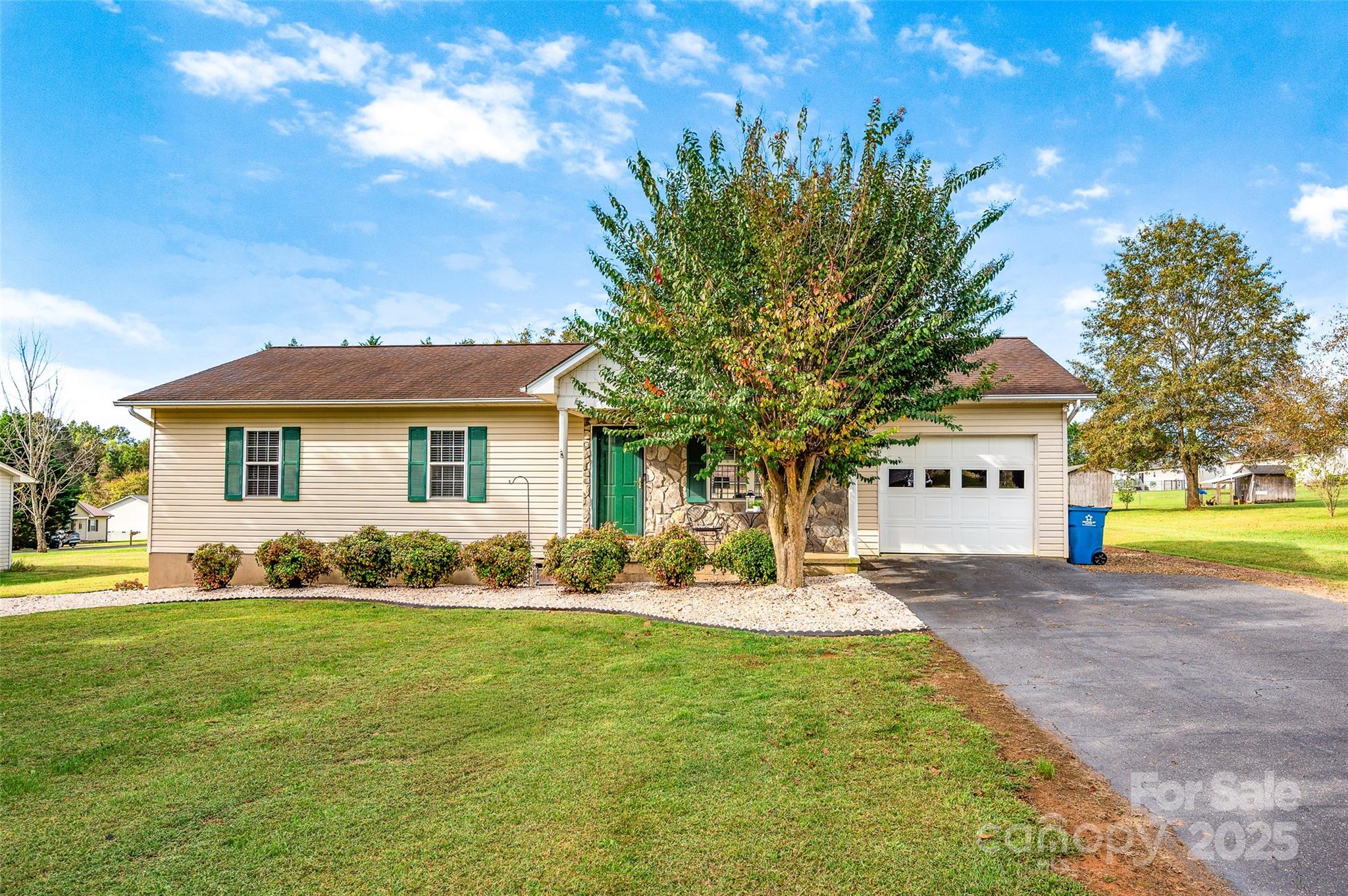 48 Jeannes Court