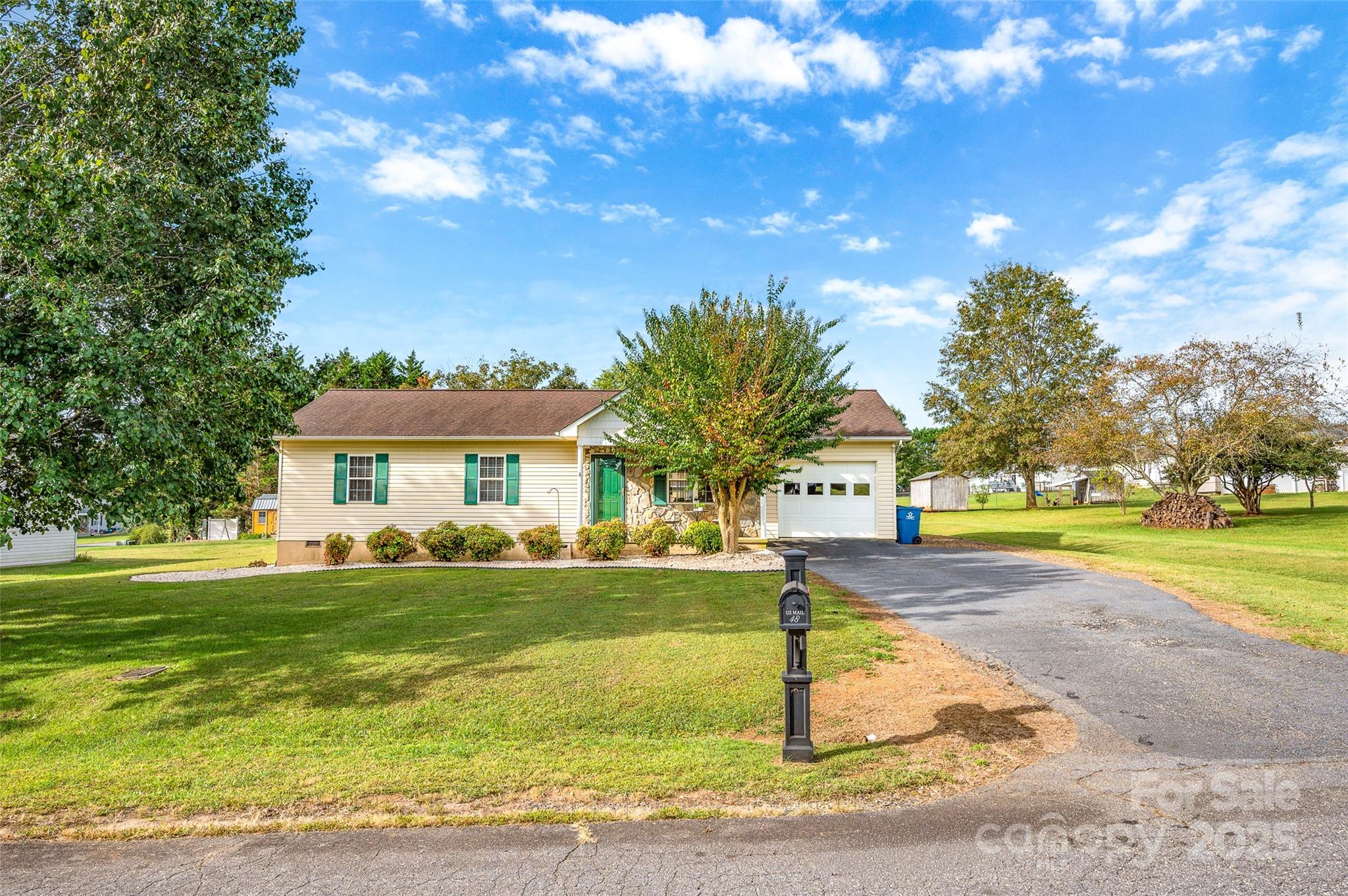 48 Jeannes Court