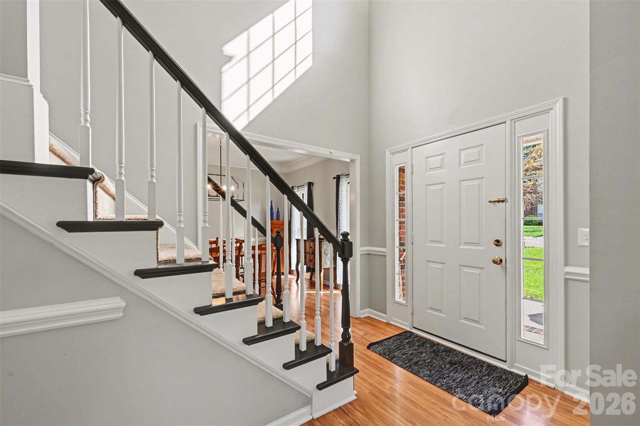 586 Gatsby Place NW