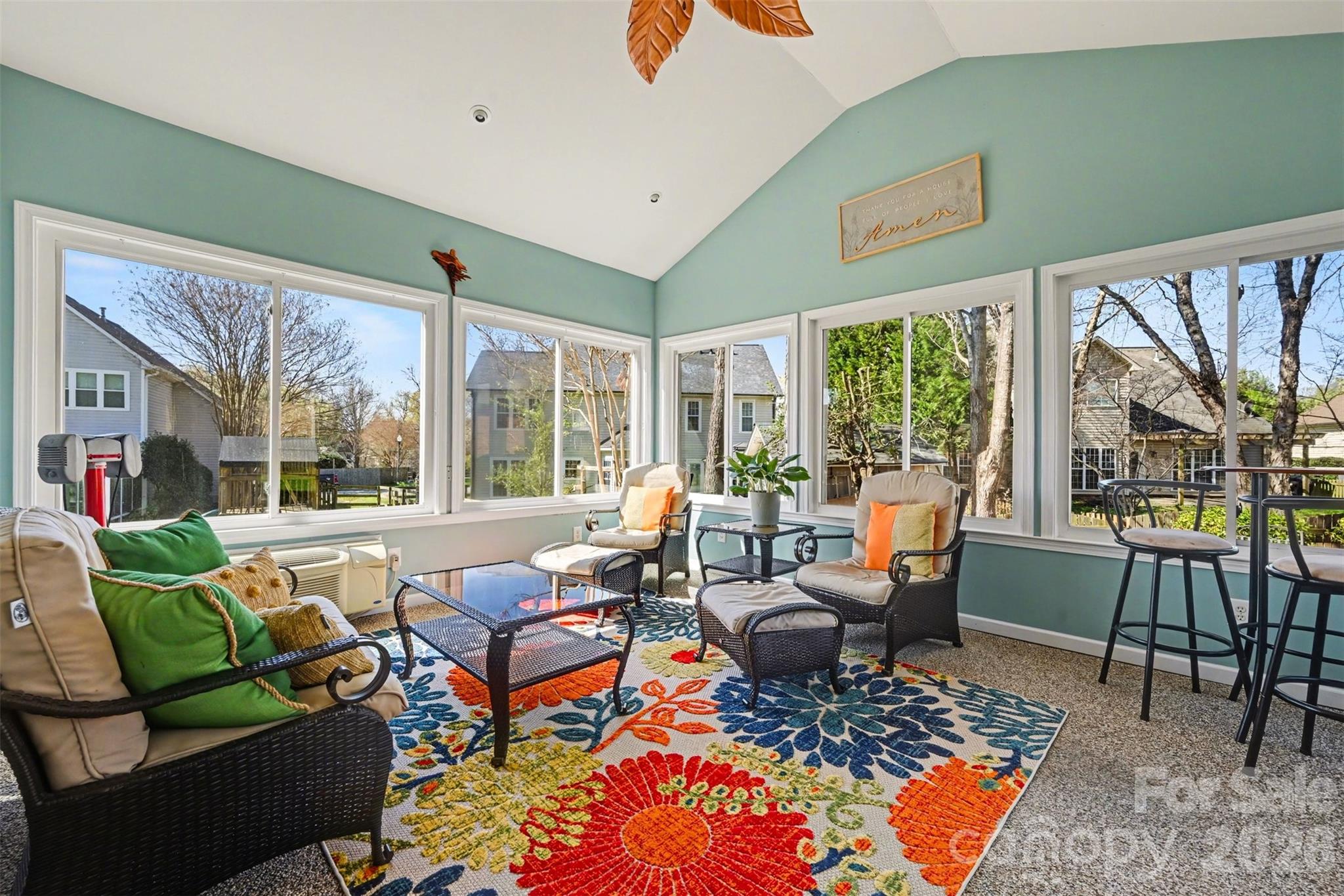 586 Gatsby Place NW