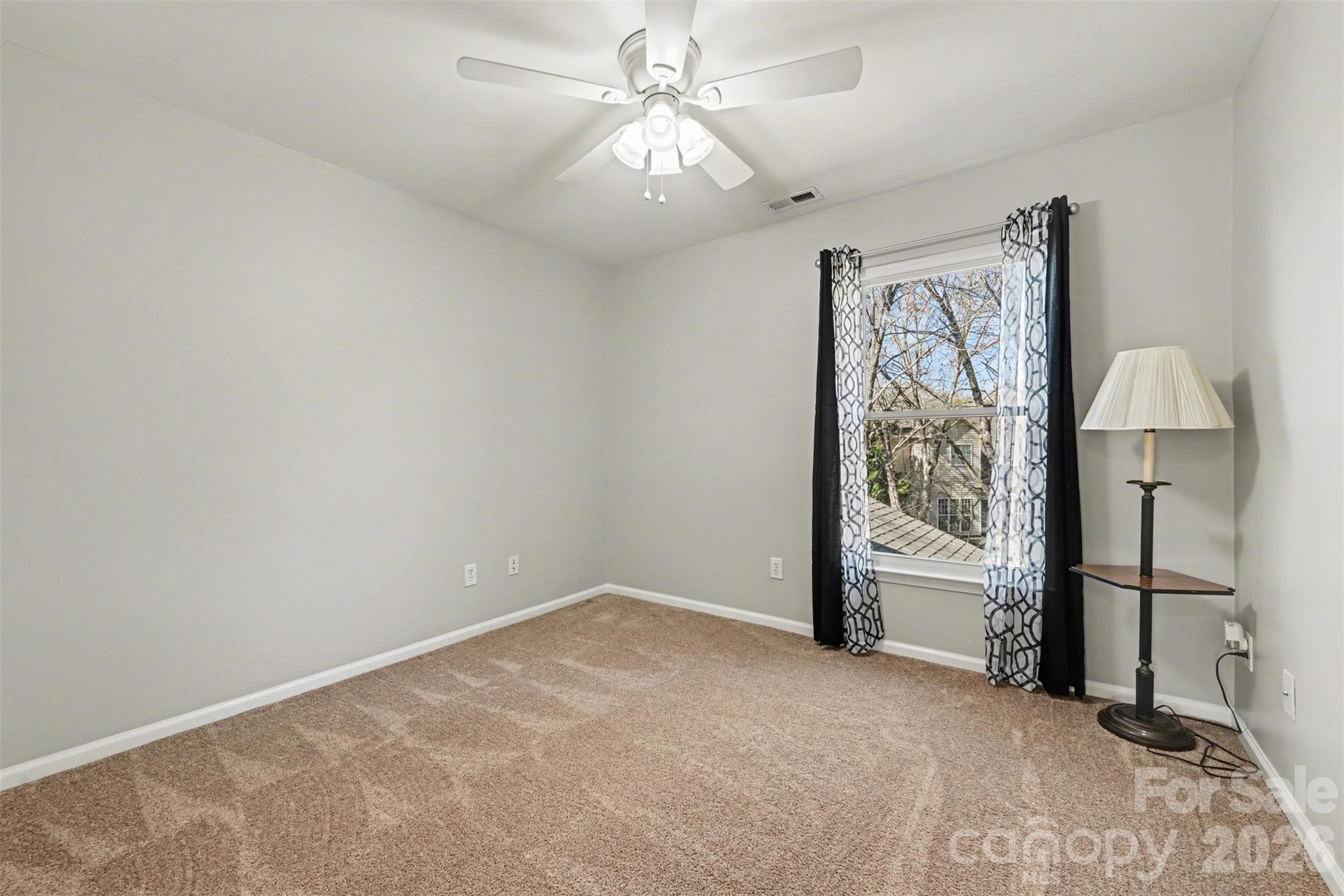 586 Gatsby Place NW