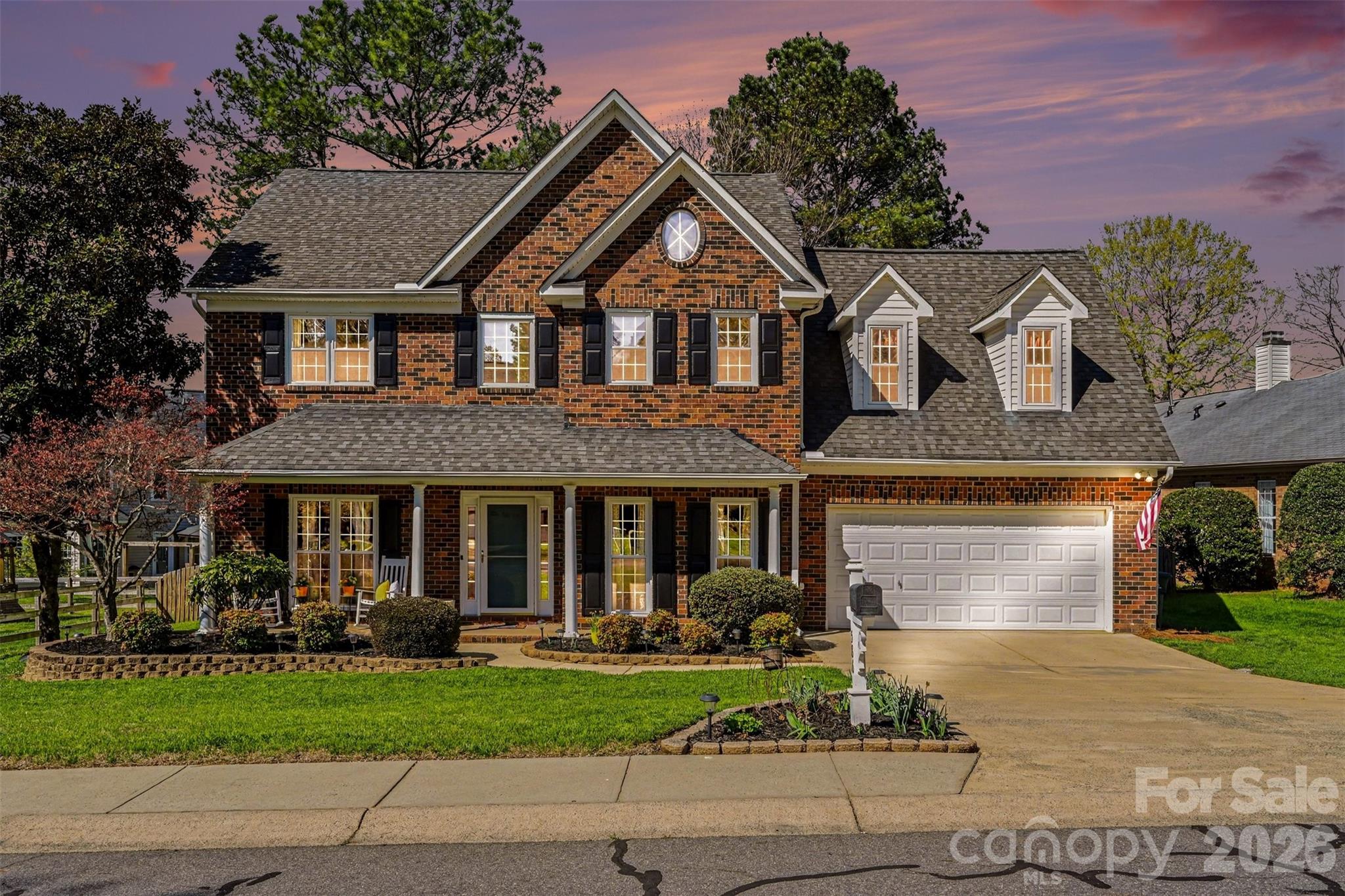 586 Gatsby Place NW