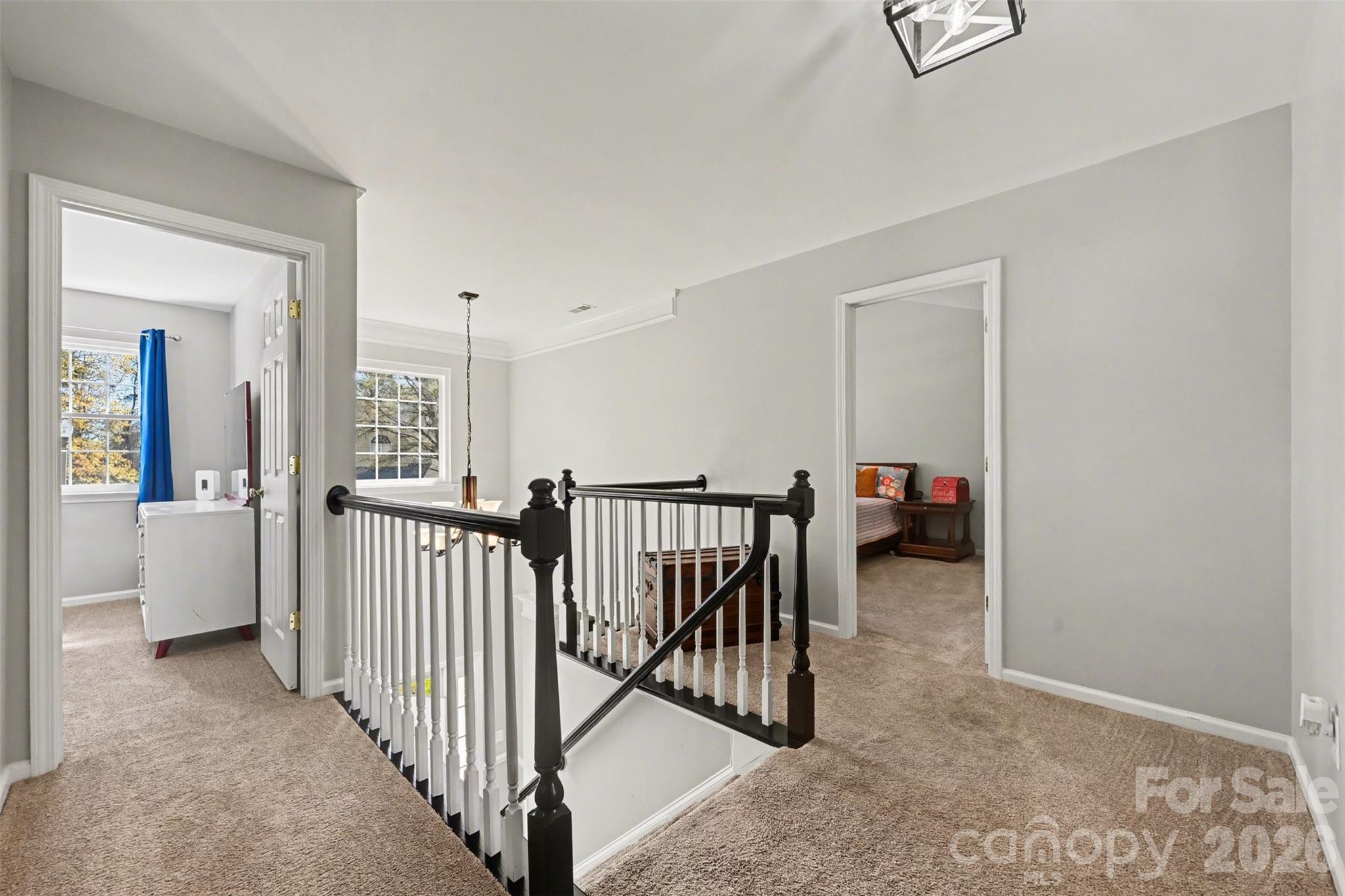 586 Gatsby Place NW