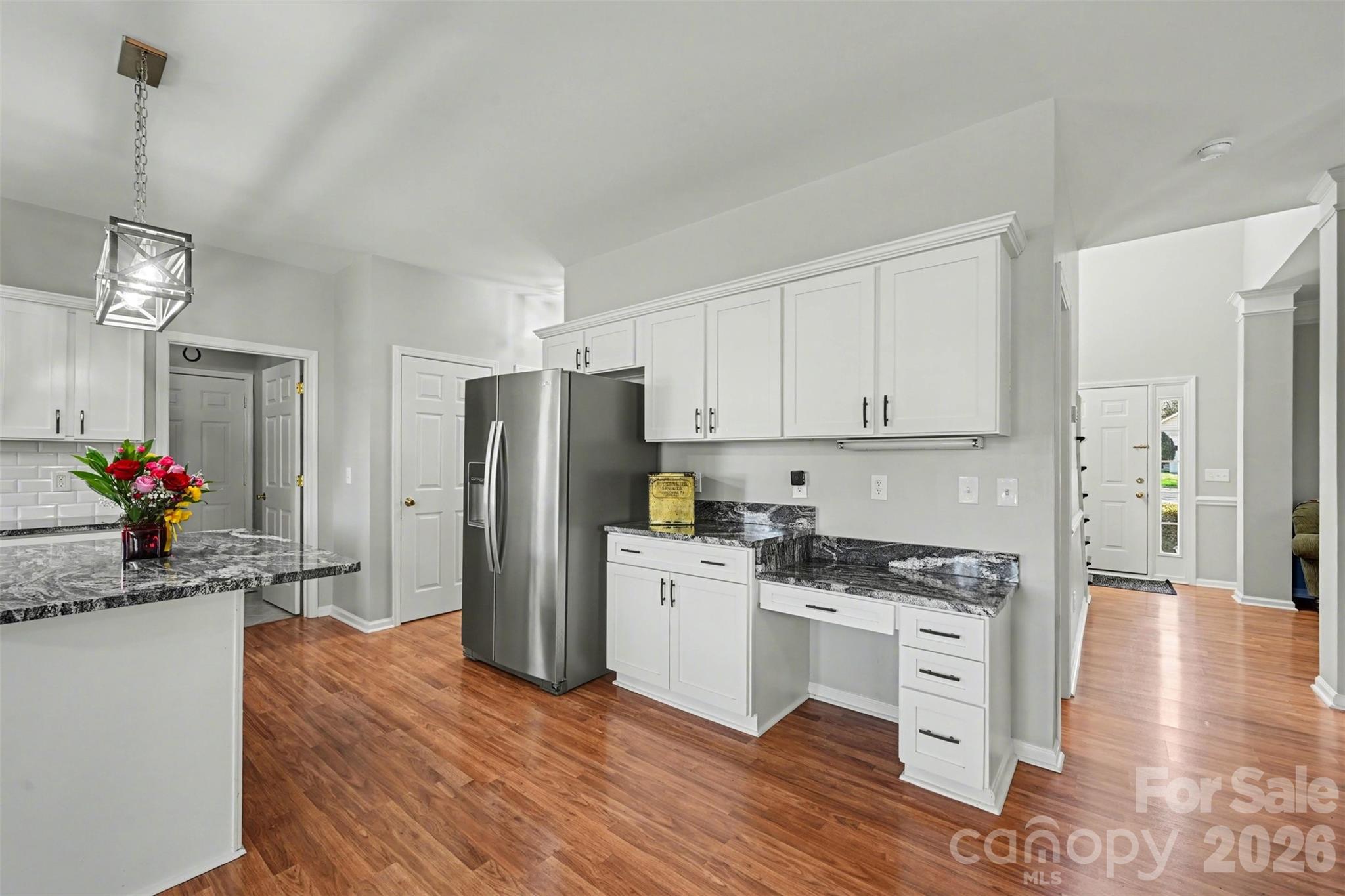 586 Gatsby Place NW